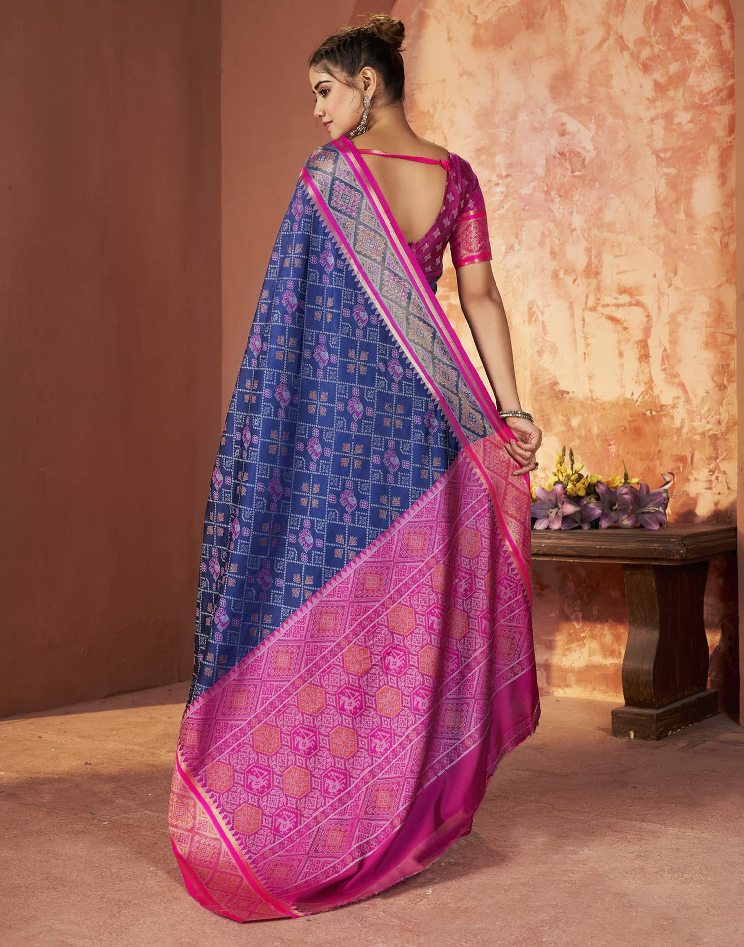 Navy Blue Silk Woven Patola Saree - Image 6