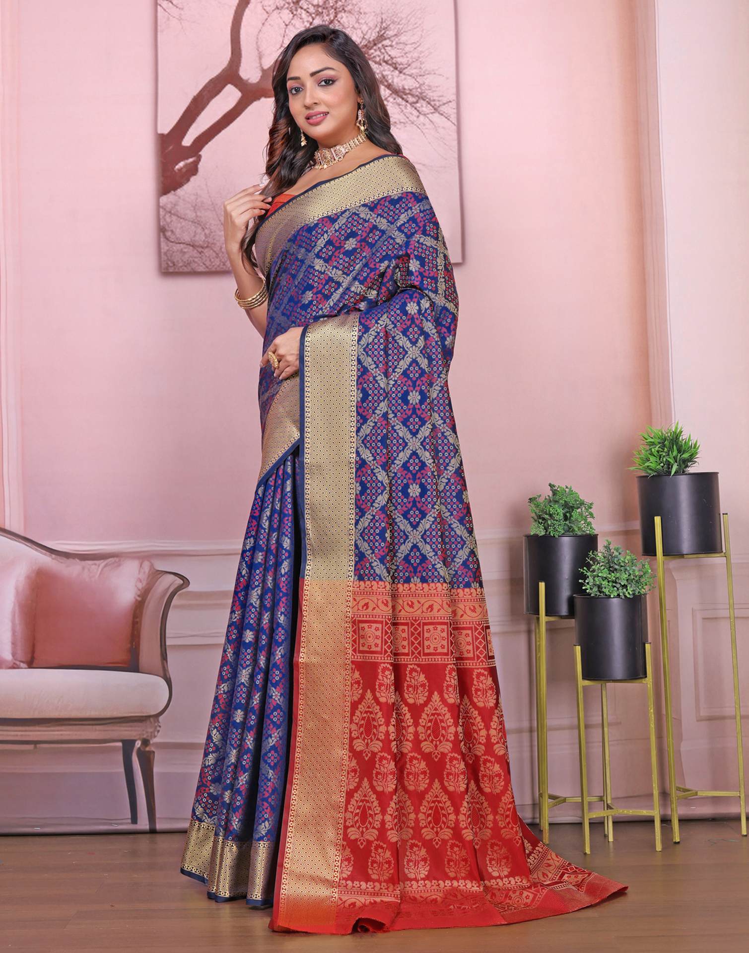 Navy Blue Silk Woven Patola Saree - Image 4