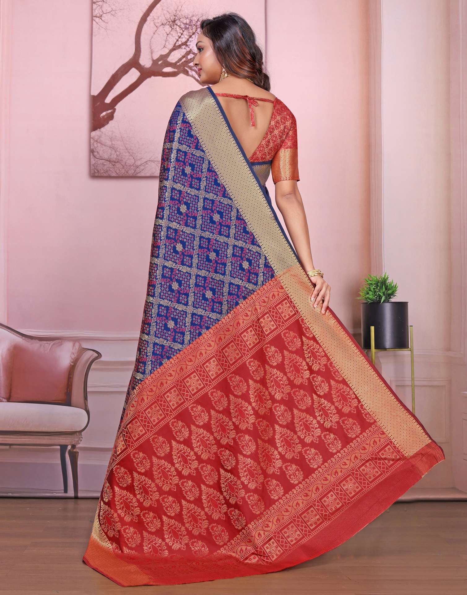 Navy Blue Silk Woven Patola Saree - Image 6