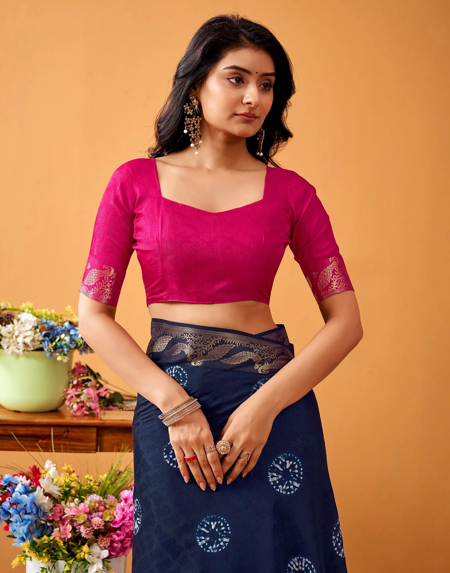 Navy Blue Silk Woven Printed Saree - Image 5