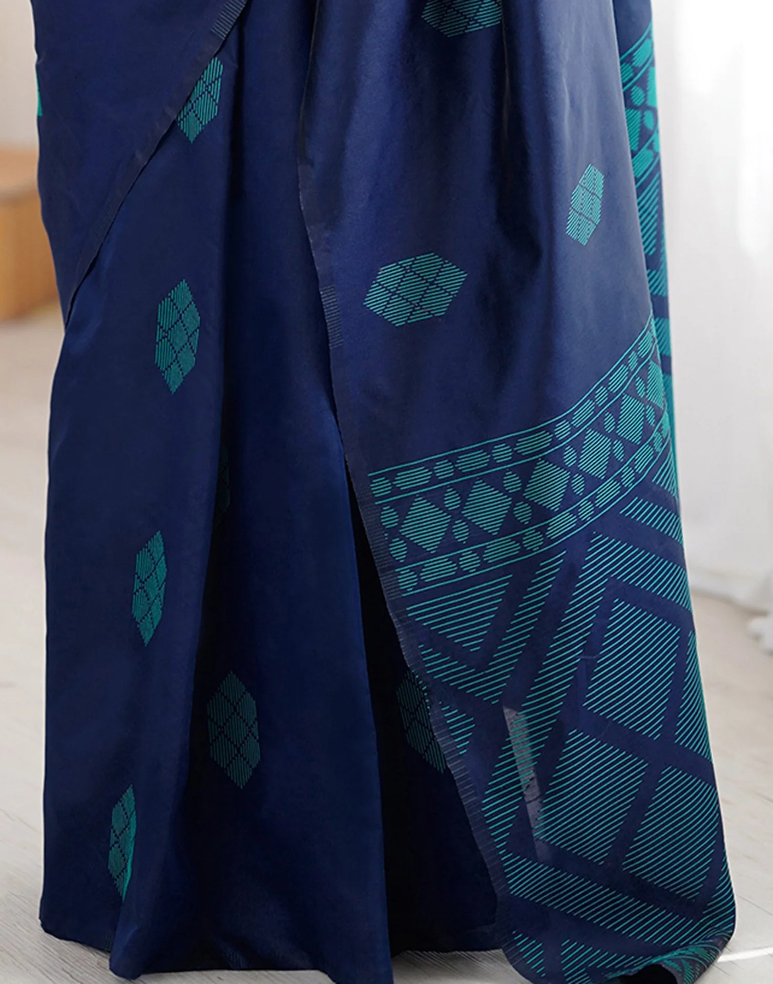 Navy Blue Silk Woven Saree - Image 10