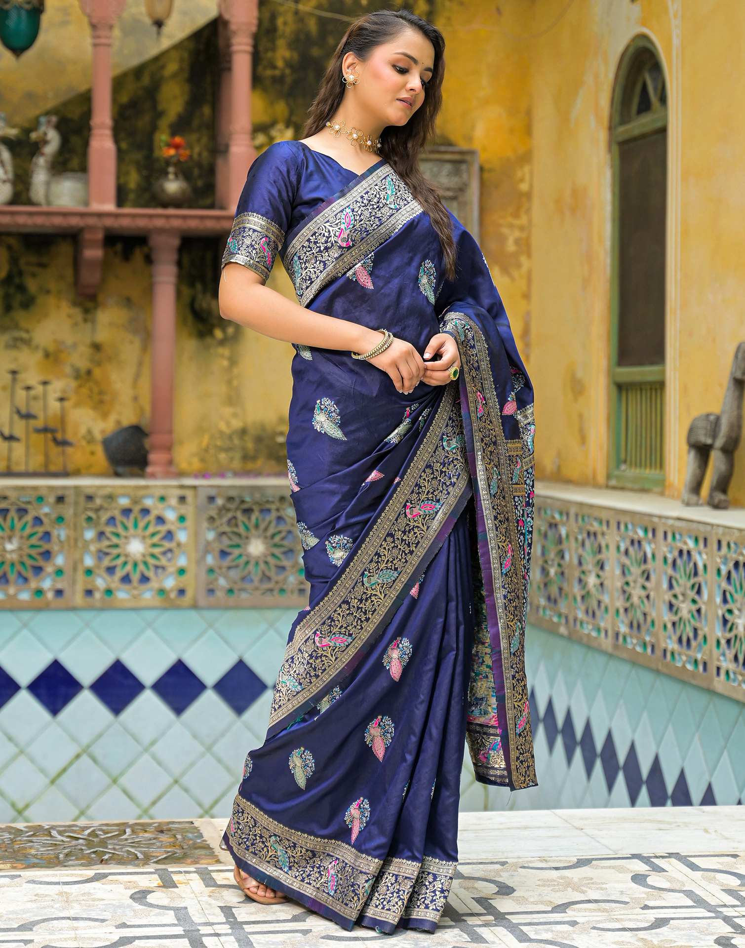 Navy Blue Silk Woven Banarasi Saree - Image 4