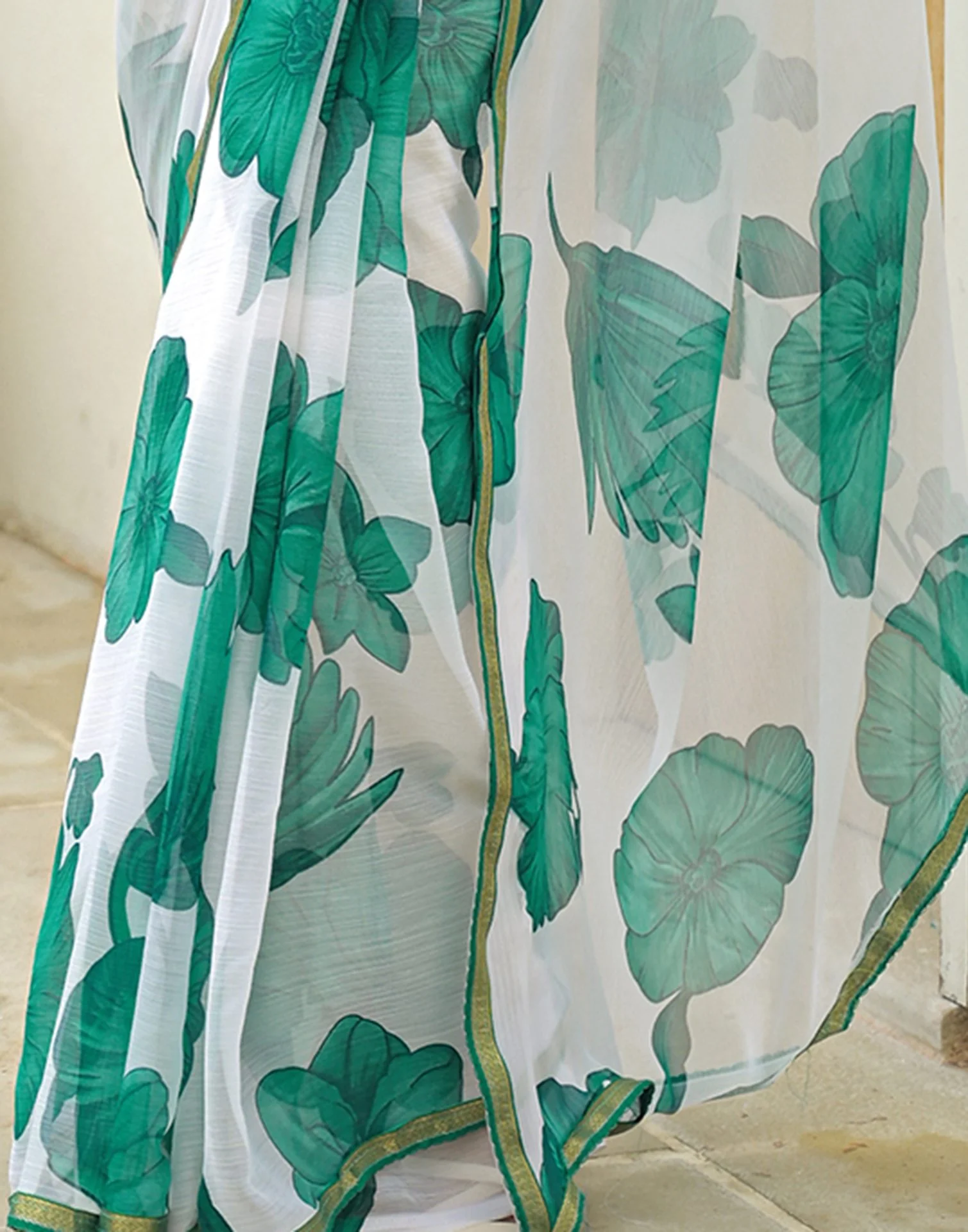 Off White Chiffon Printed Saree - Image 11