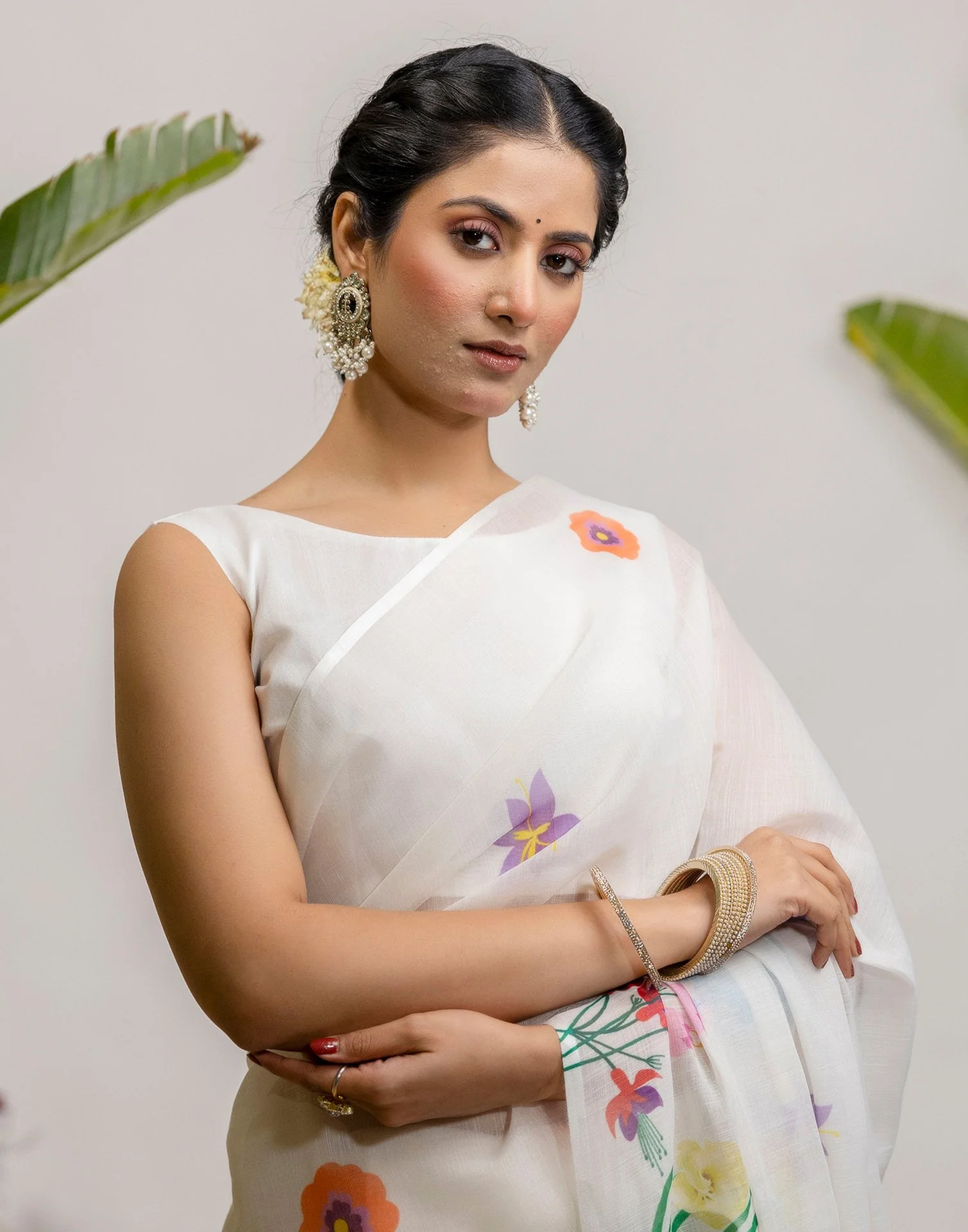 Off White Cotton Floral Printed Saree - Image 2