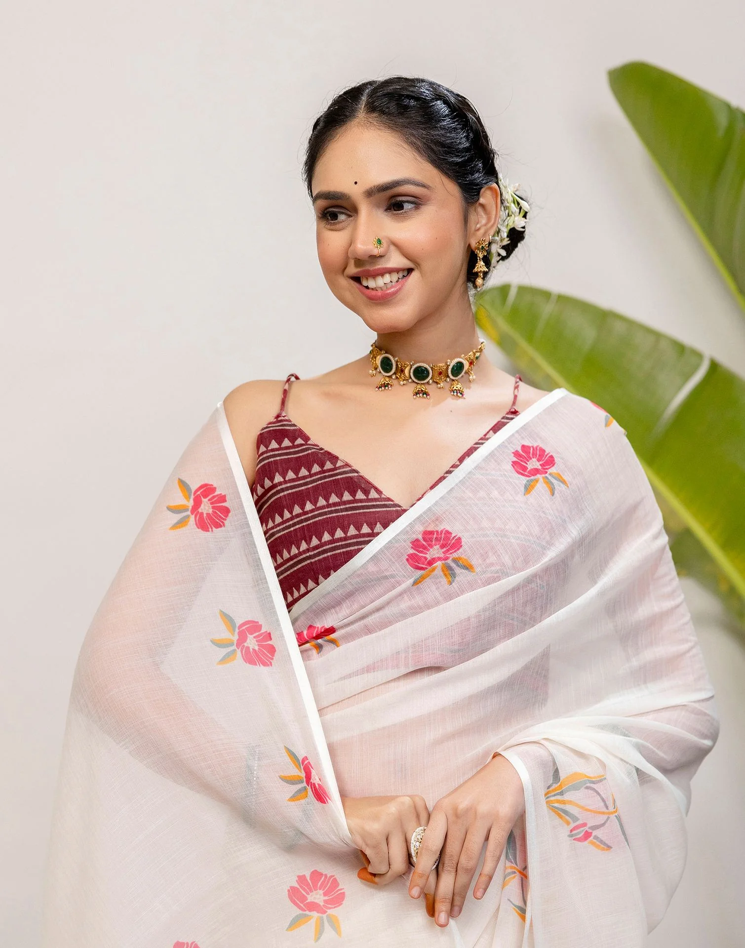 Off White Cotton Floral Printed Saree - Image 2