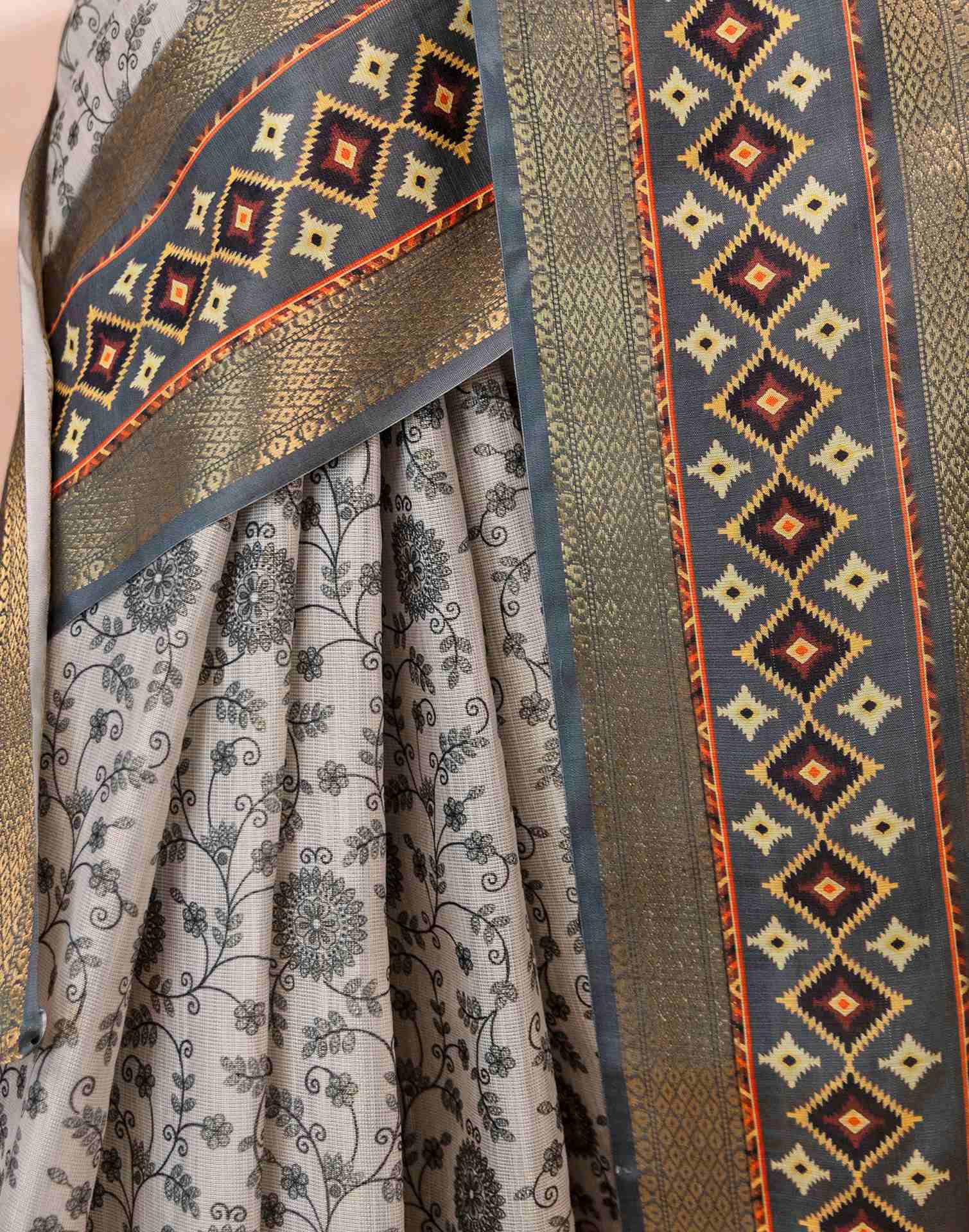 Off White Cotton Silk Printed Woven Border Saree - Image 13