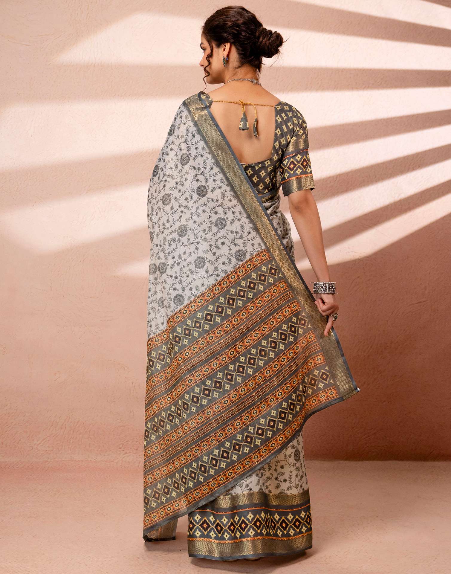 Off White Cotton Silk Printed Woven Border Saree - Image 8