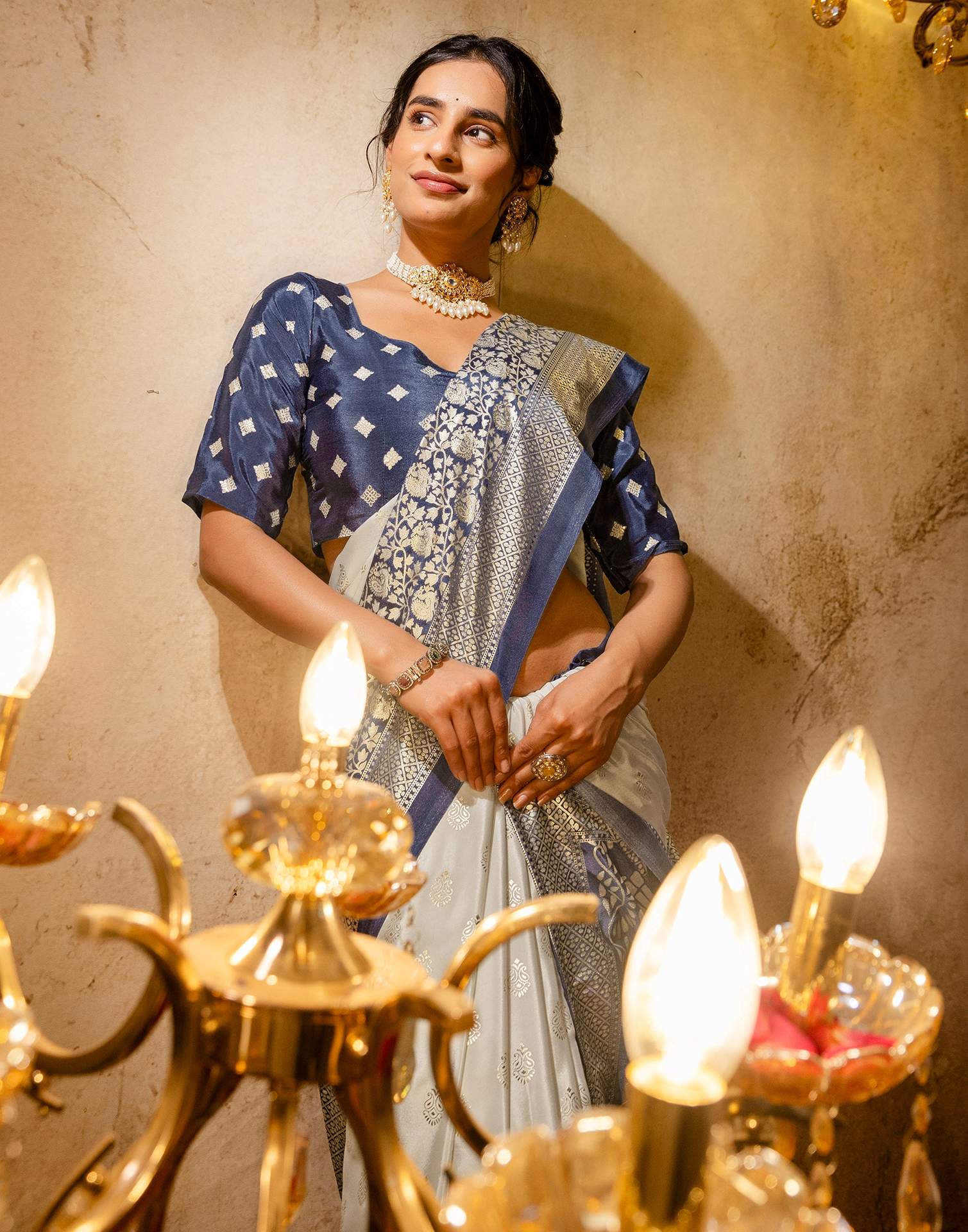 Off White Crepe Silk Foil Printed Saree - Image 5