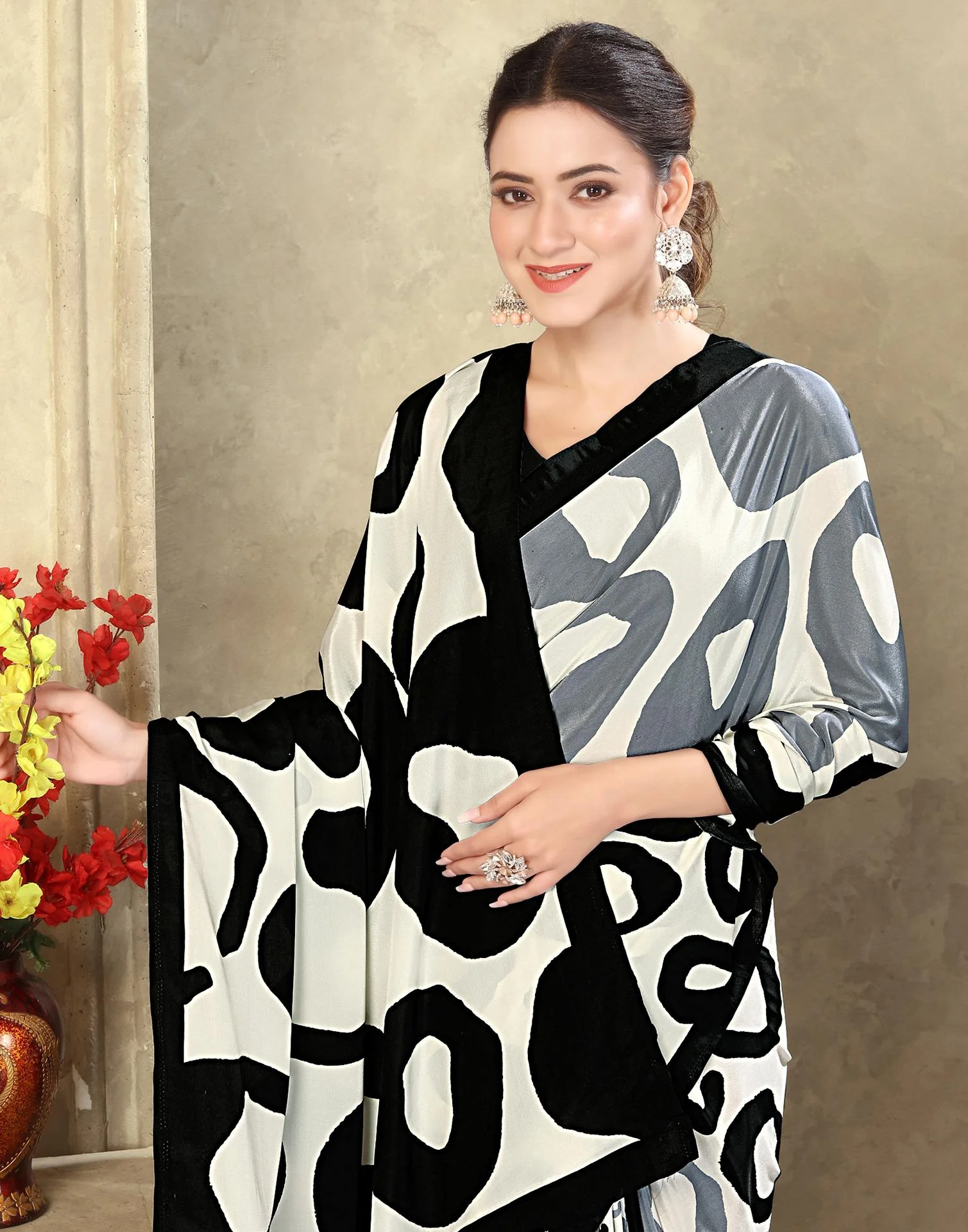 Off White Crepe Silk Printed Saree - Image 2