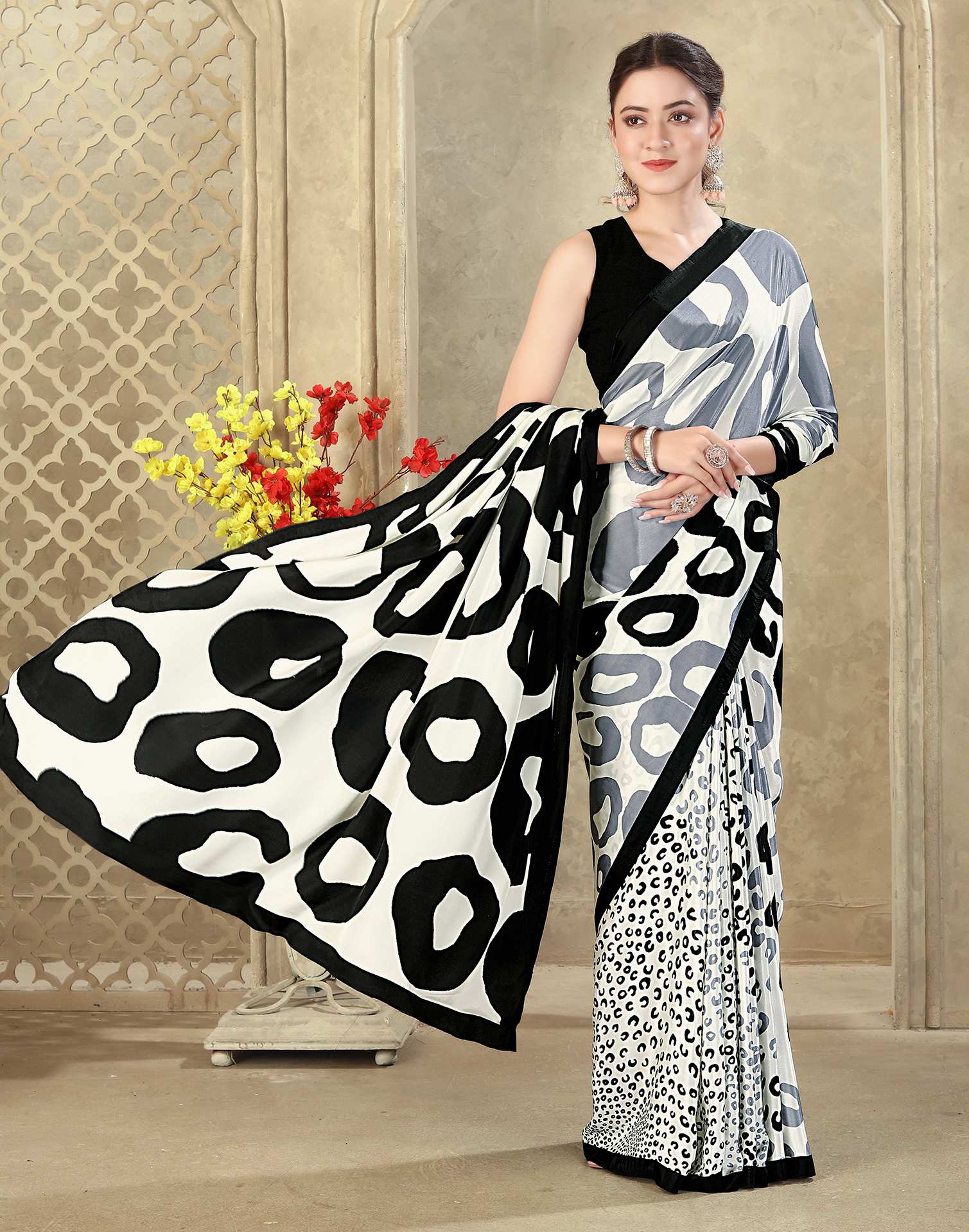 Off White Crepe Silk Printed Saree - Image 4