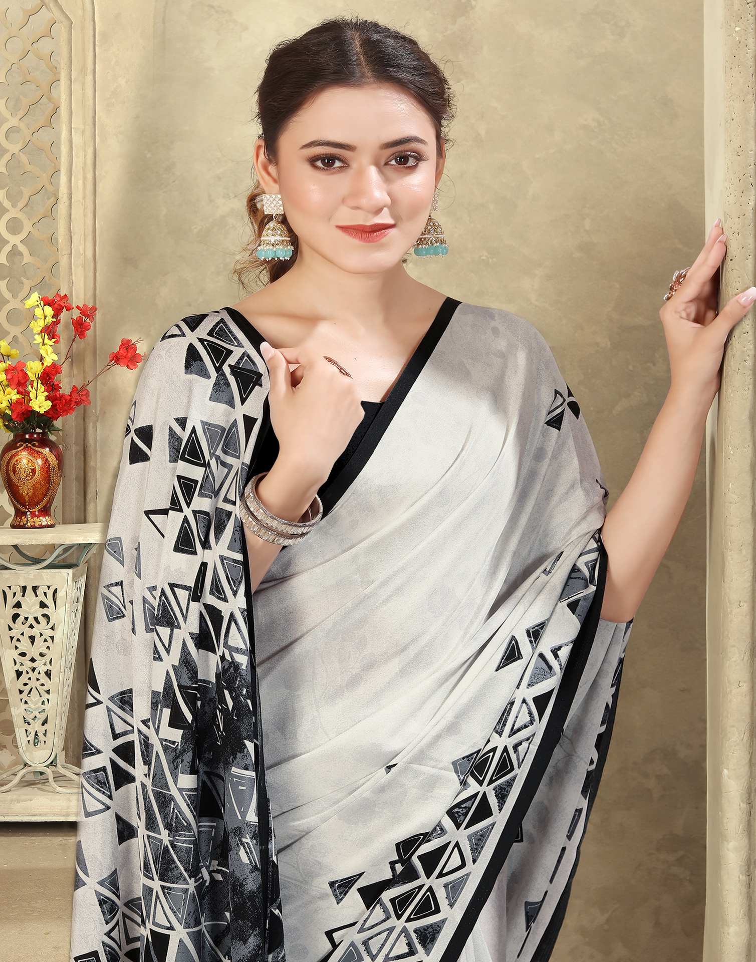 Off White Crepe Silk Printed Saree - Image 2