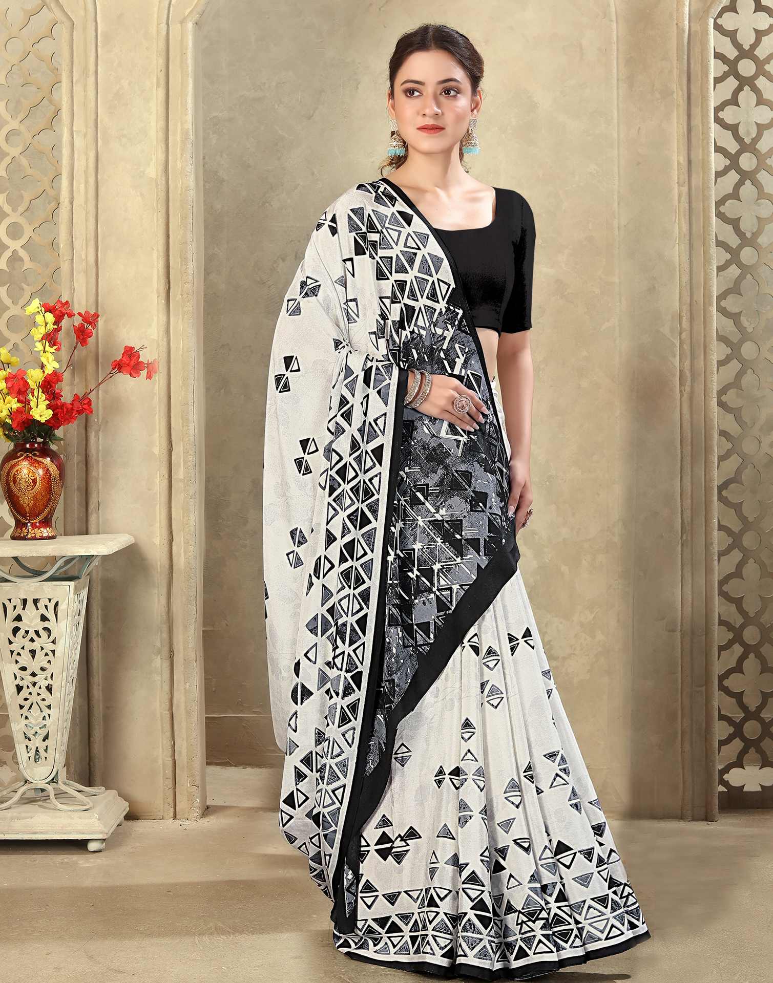 Off White Crepe Silk Printed Saree - Image 4