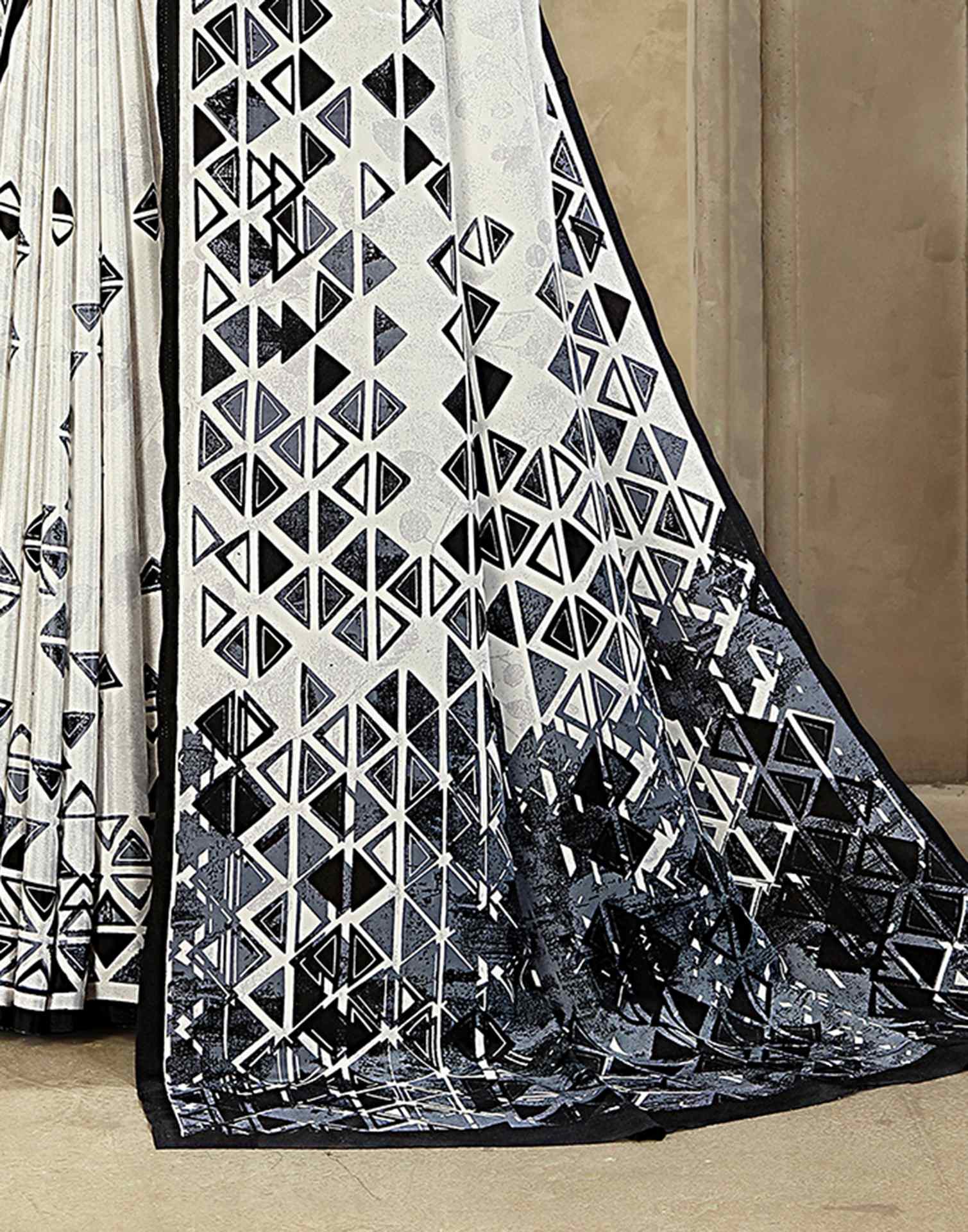 Off White Crepe Silk Printed Saree - Image 6