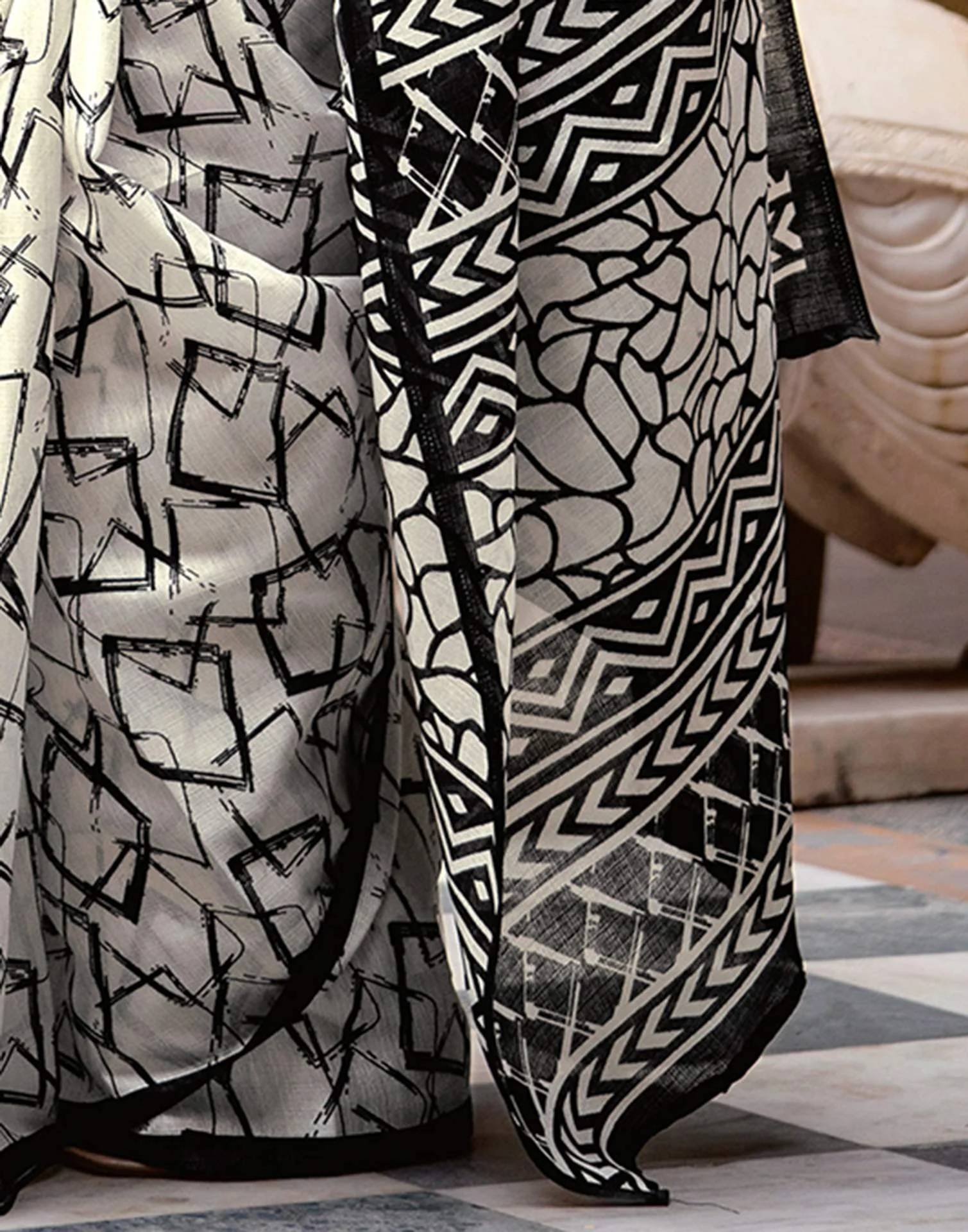 Off White Khadi Abstract Printed Saree - Image 10