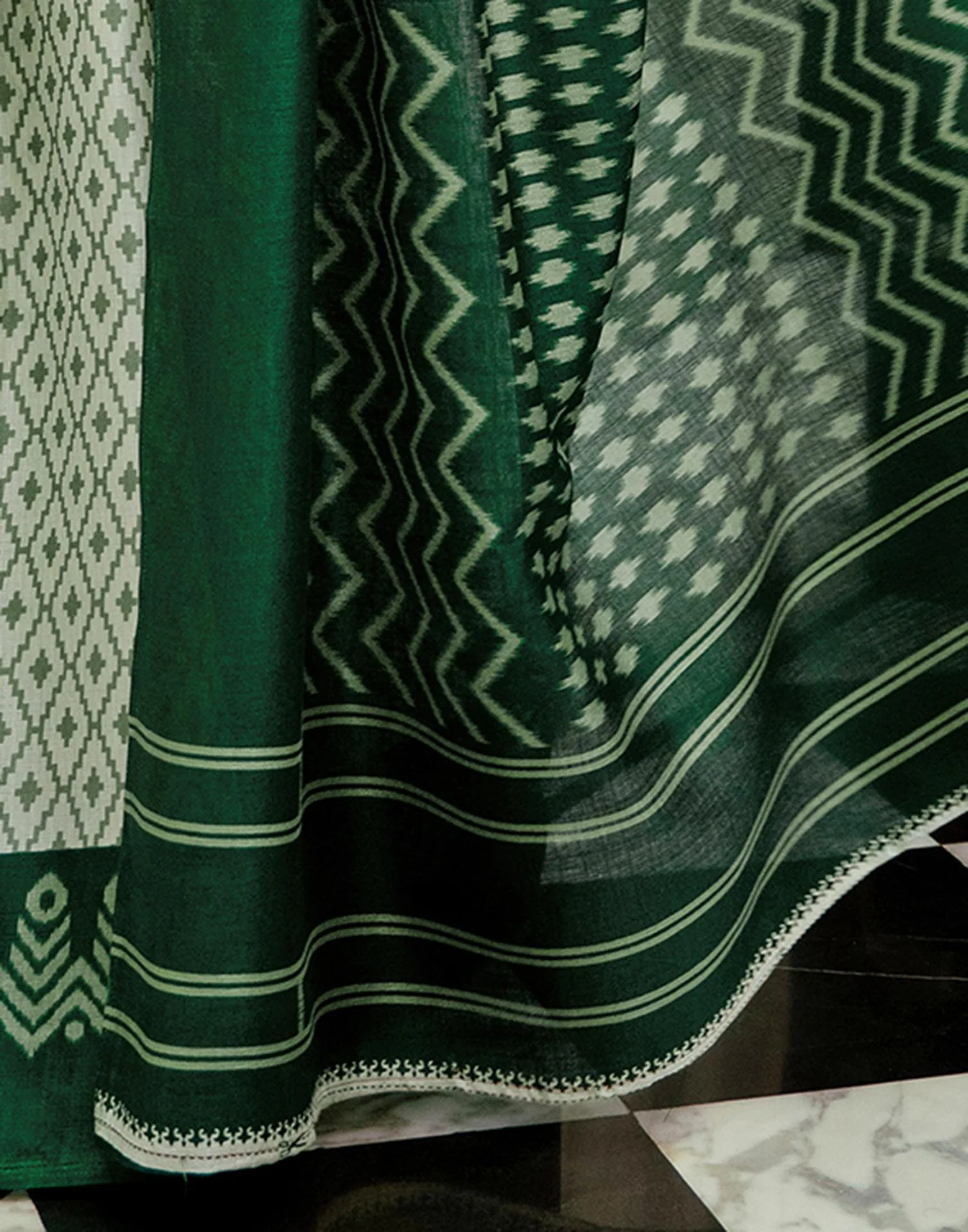 Off White Khadi Ikkat Printed SareeĀ - Image 11
