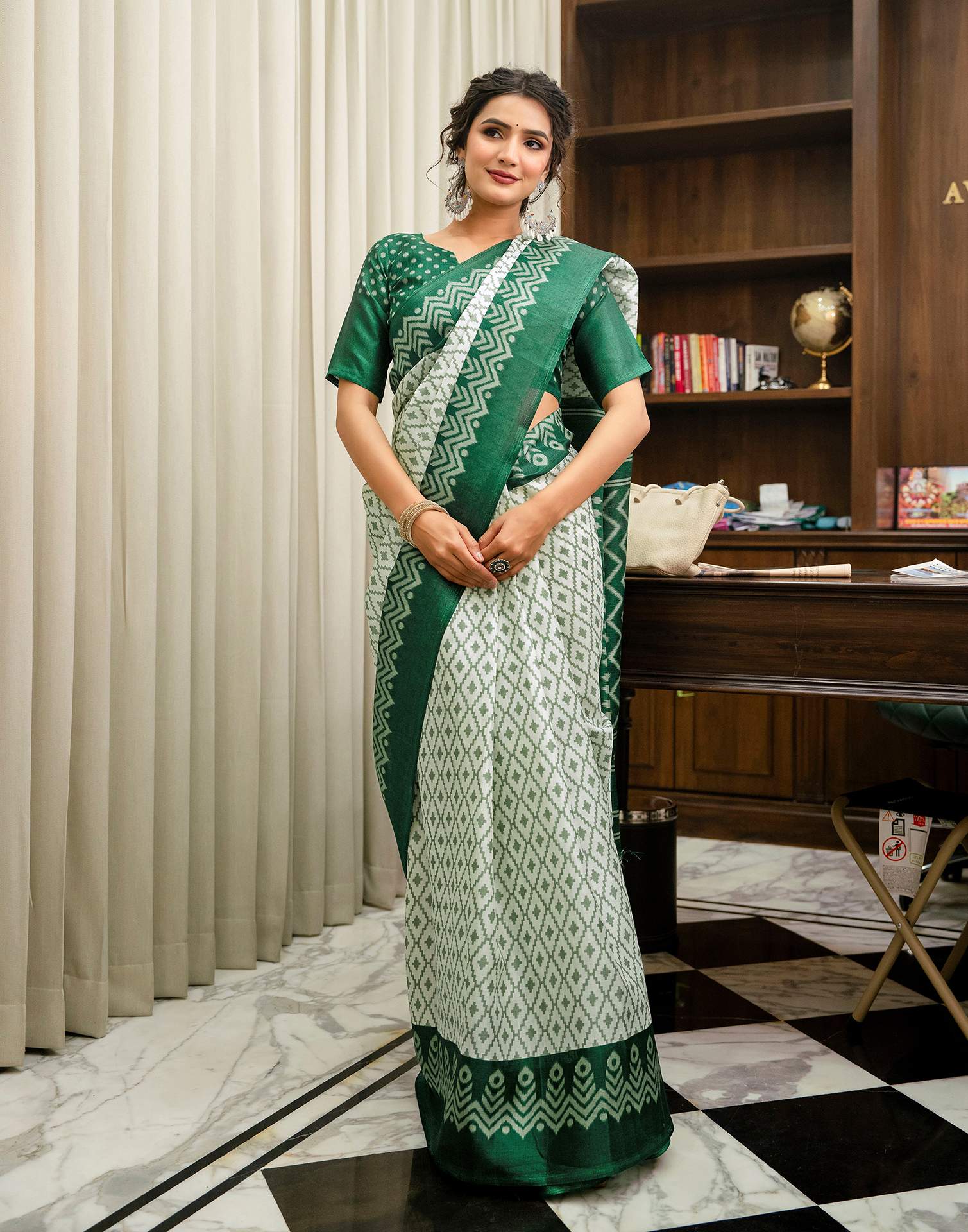 Off White Khadi Ikkat Printed SareeĀ - Image 8