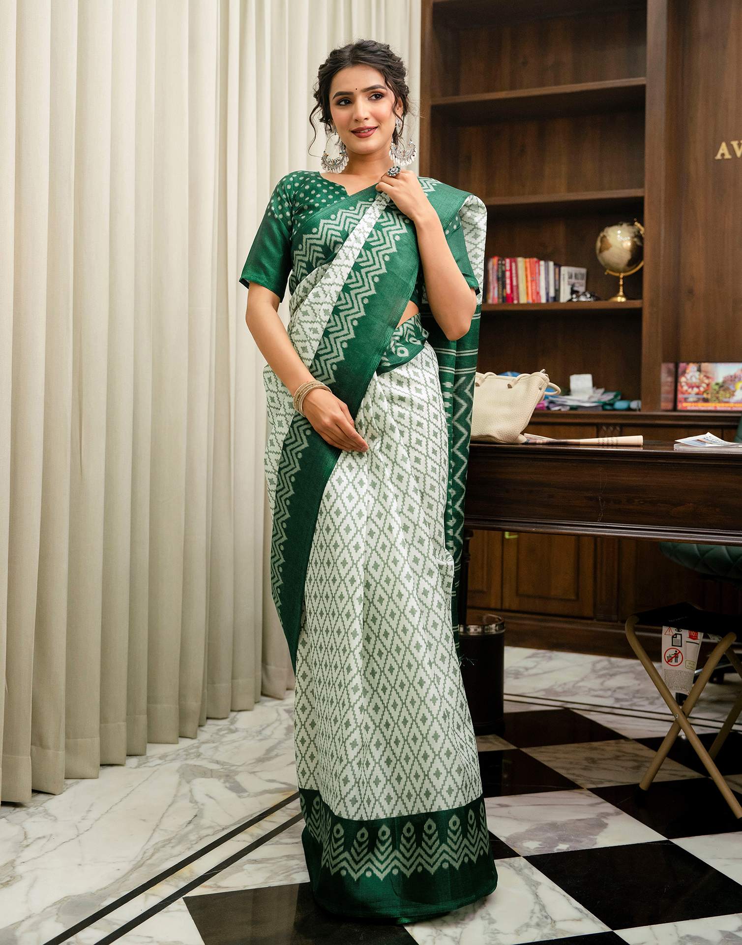 Off White Khadi Ikkat Printed SareeĀ - Image 9