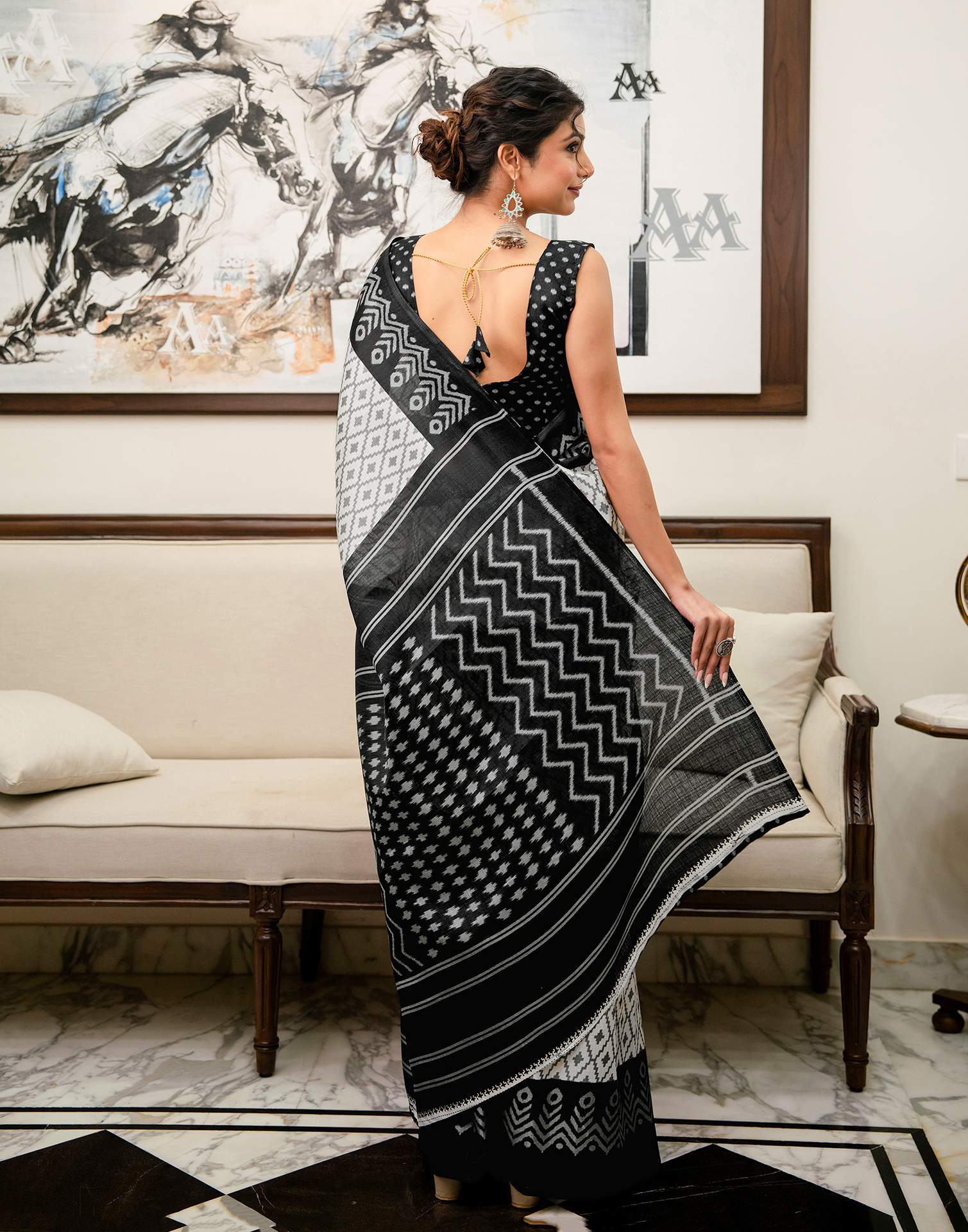 Off White Khadi Ikkat Printed SareeĀ - Image 7