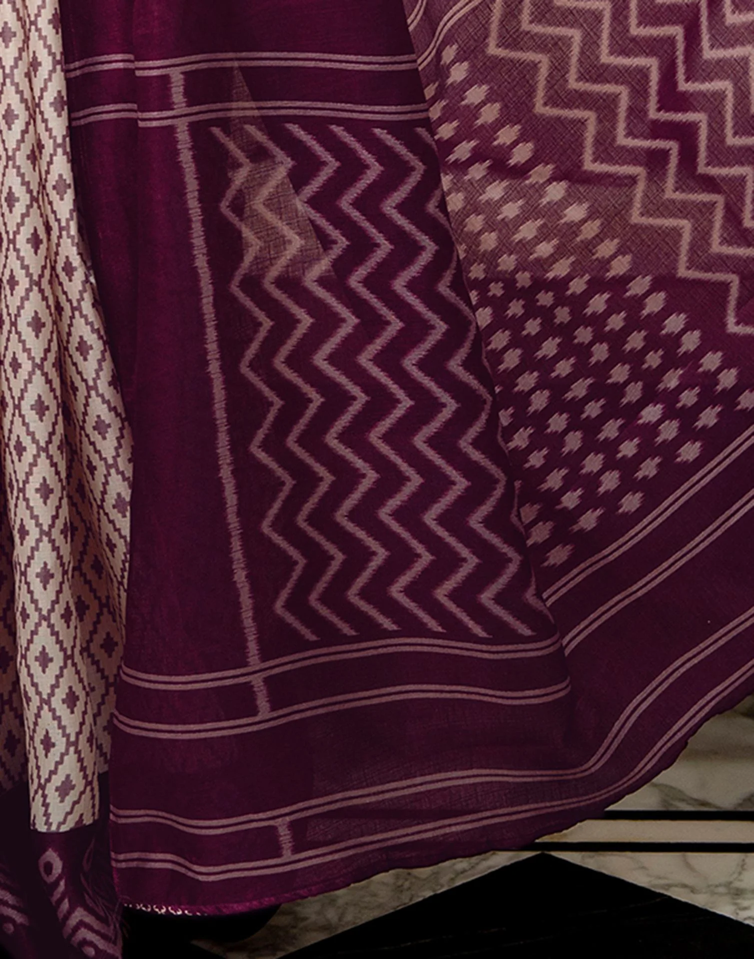 Off White Khadi Ikkat Printed SareeĀ - Image 11