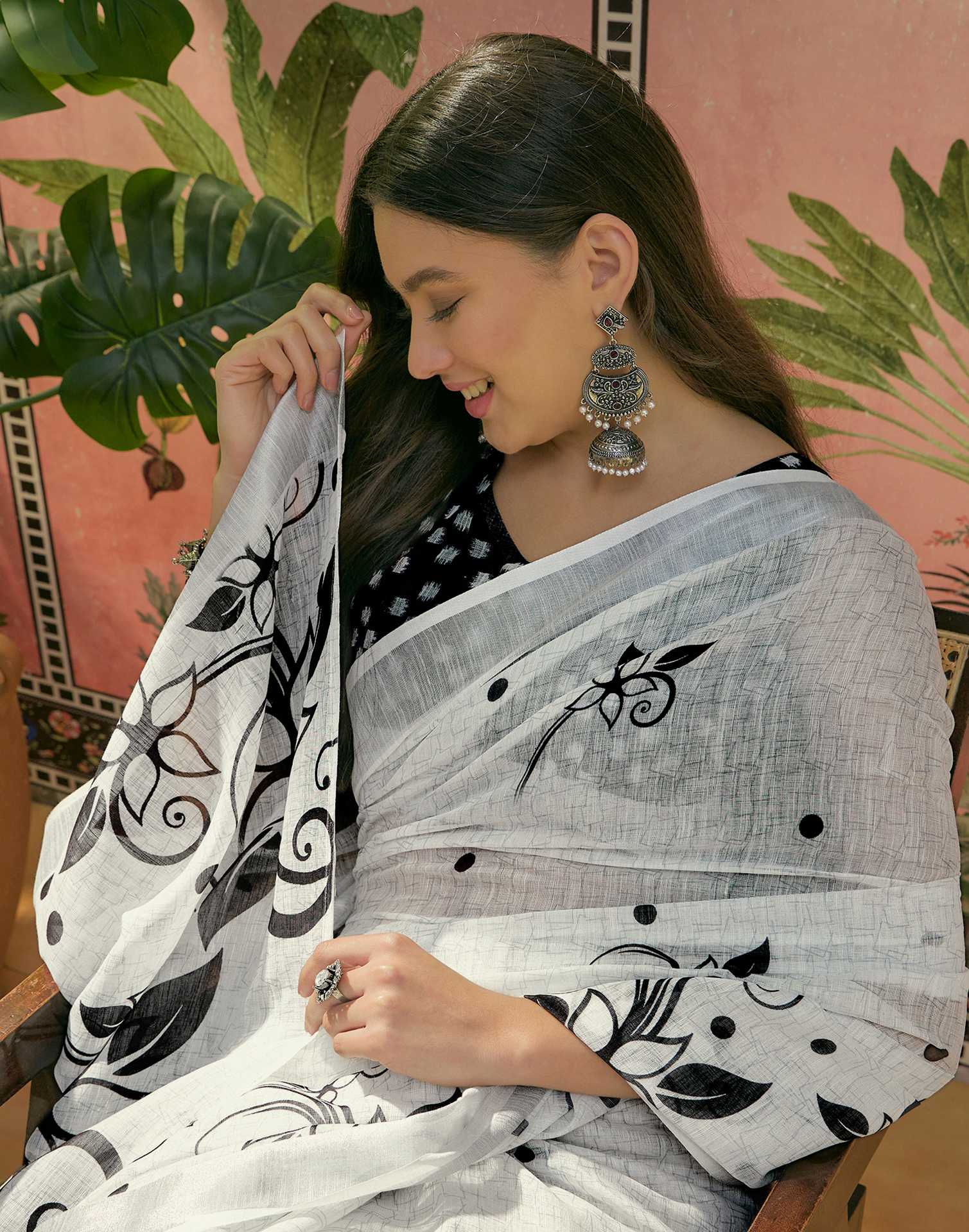 Off White Linen Floral Printed Saree - Image 2