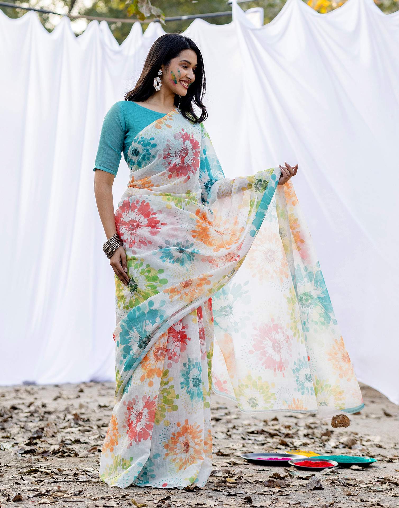 Off White Linen Printed Saree - Image 8