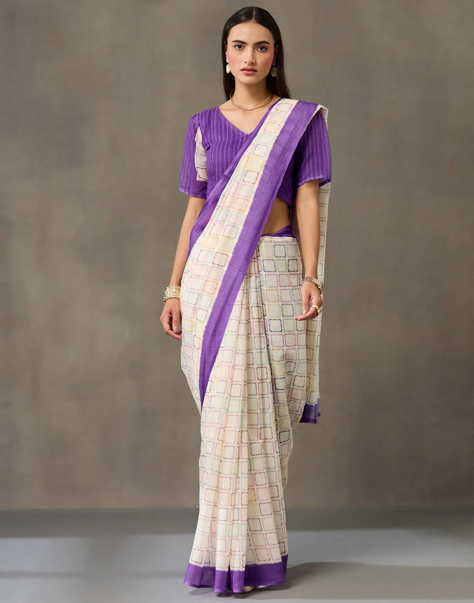 Off White Linen Printed Saree - Image 2