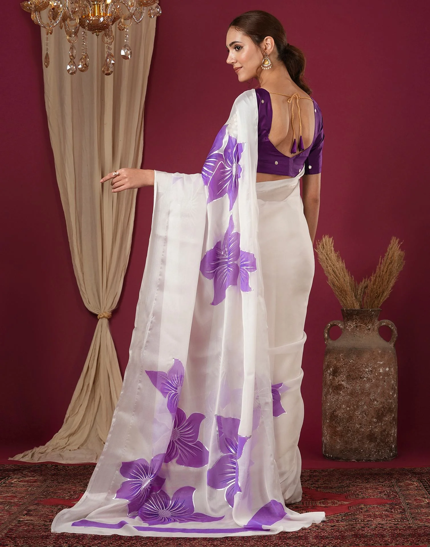 Off White Silk Floral Foil Printed Saree - Image 7