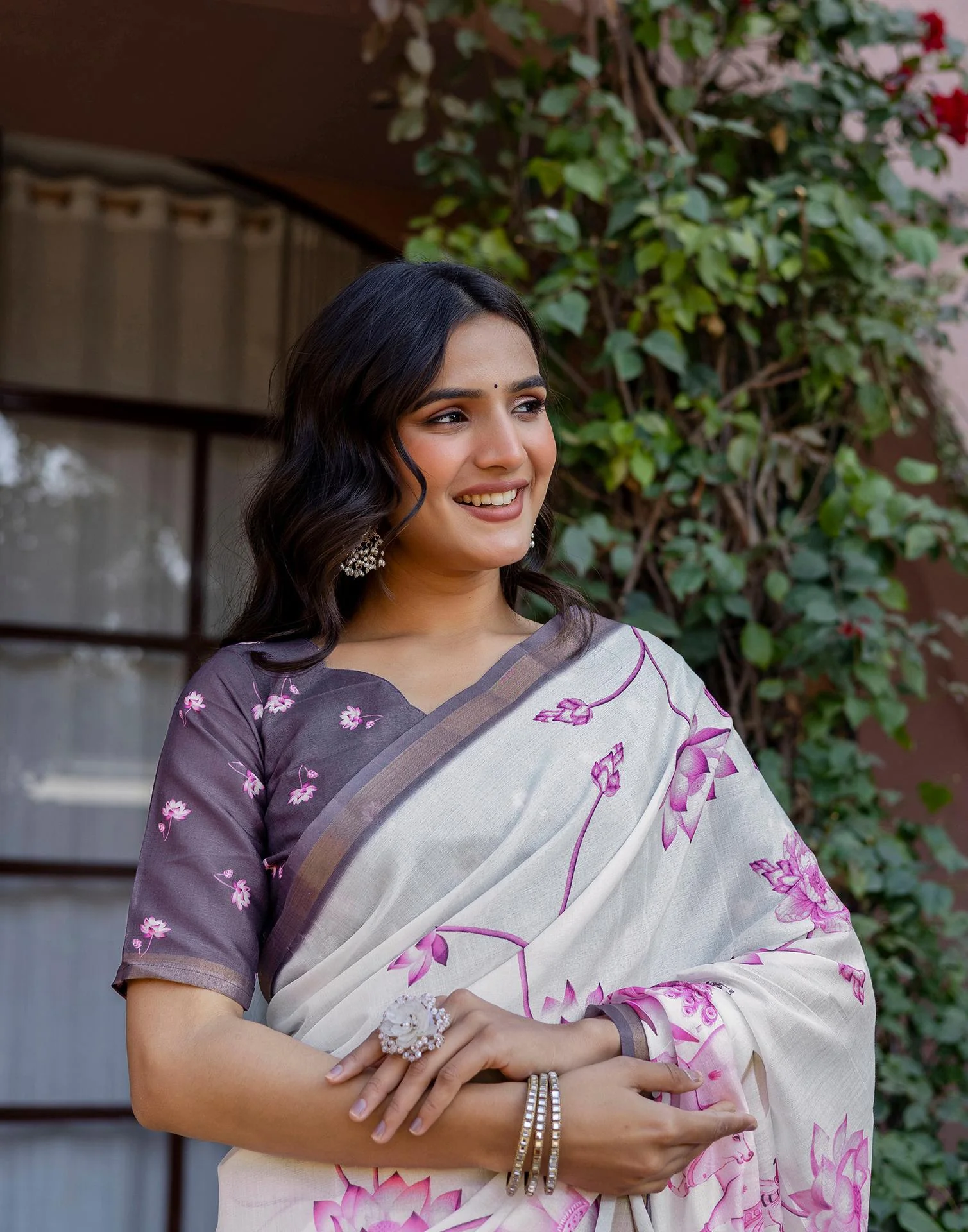 Off White Silk Floral Printed Saree - Image 2