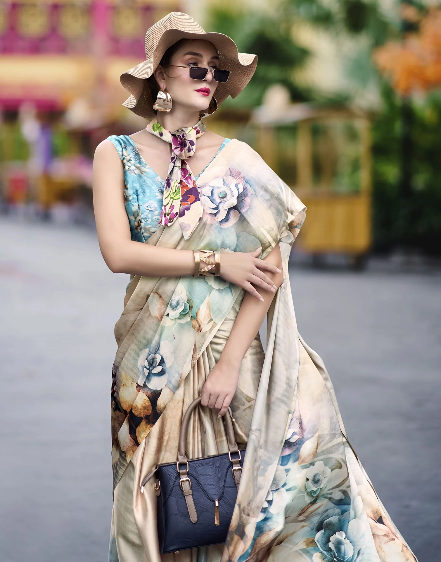 Off White Silk Printed Saree - Image 4