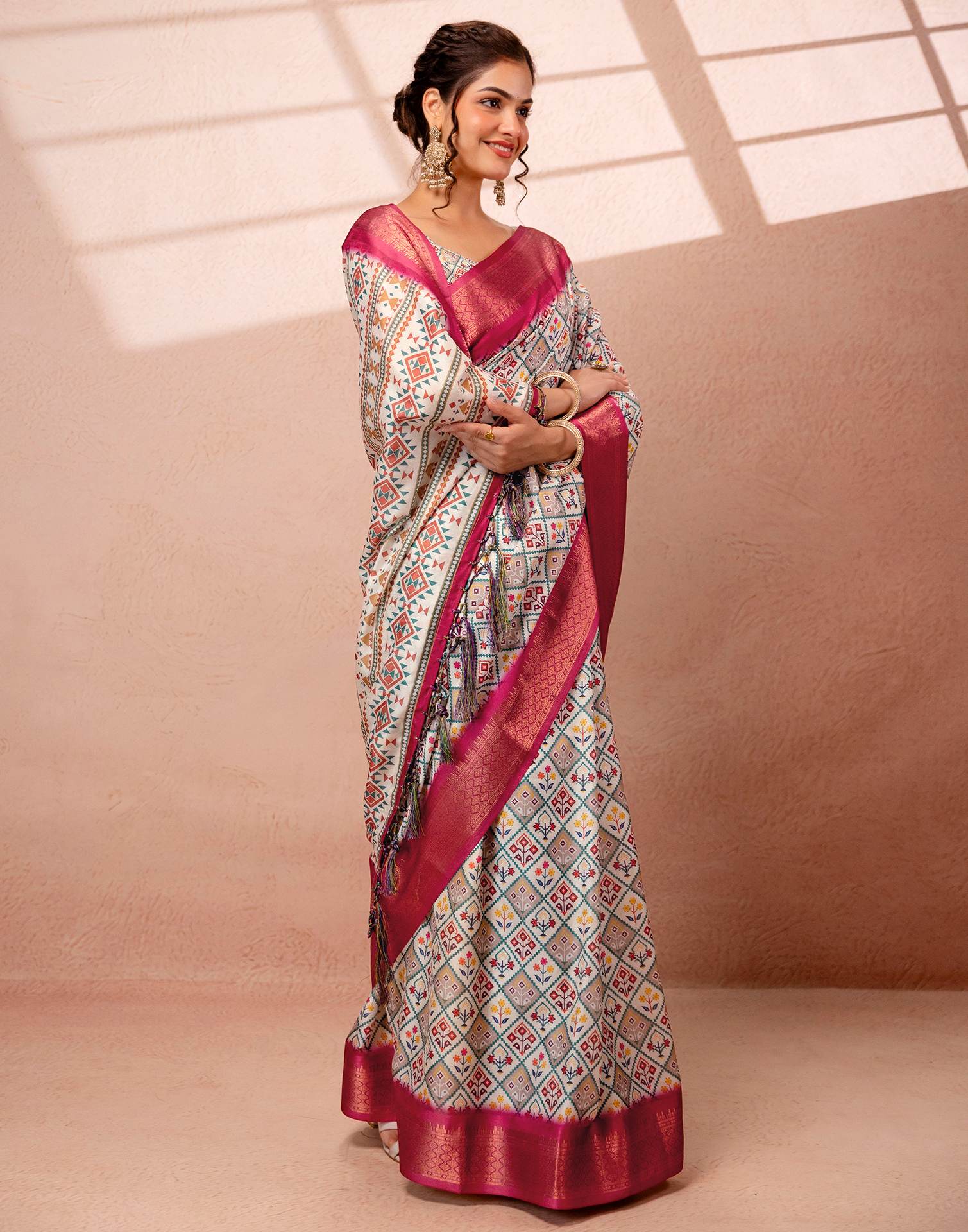 Off White Silk Printed Woven Border Saree - Image 7