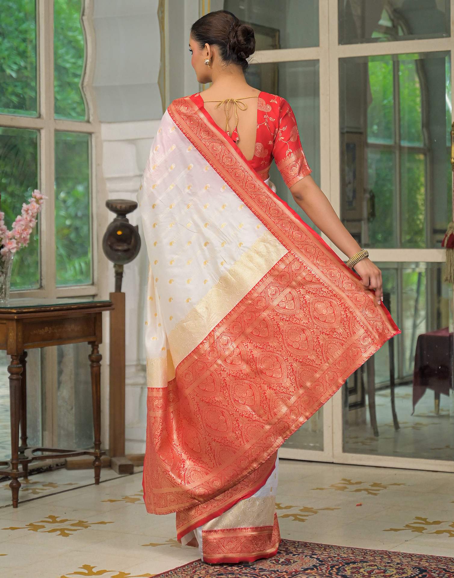 Off White Silk Woven Banarasi Saree - Image 7