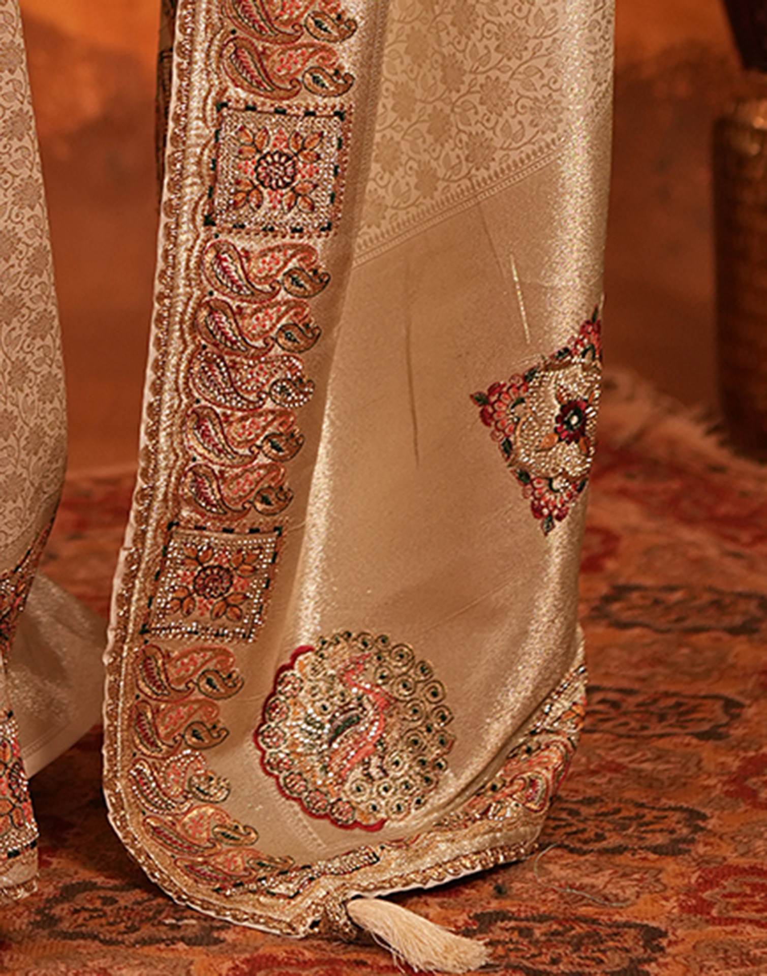 Off White Silk Woven Embroidery Stone Work Banarasi Saree - Image 10