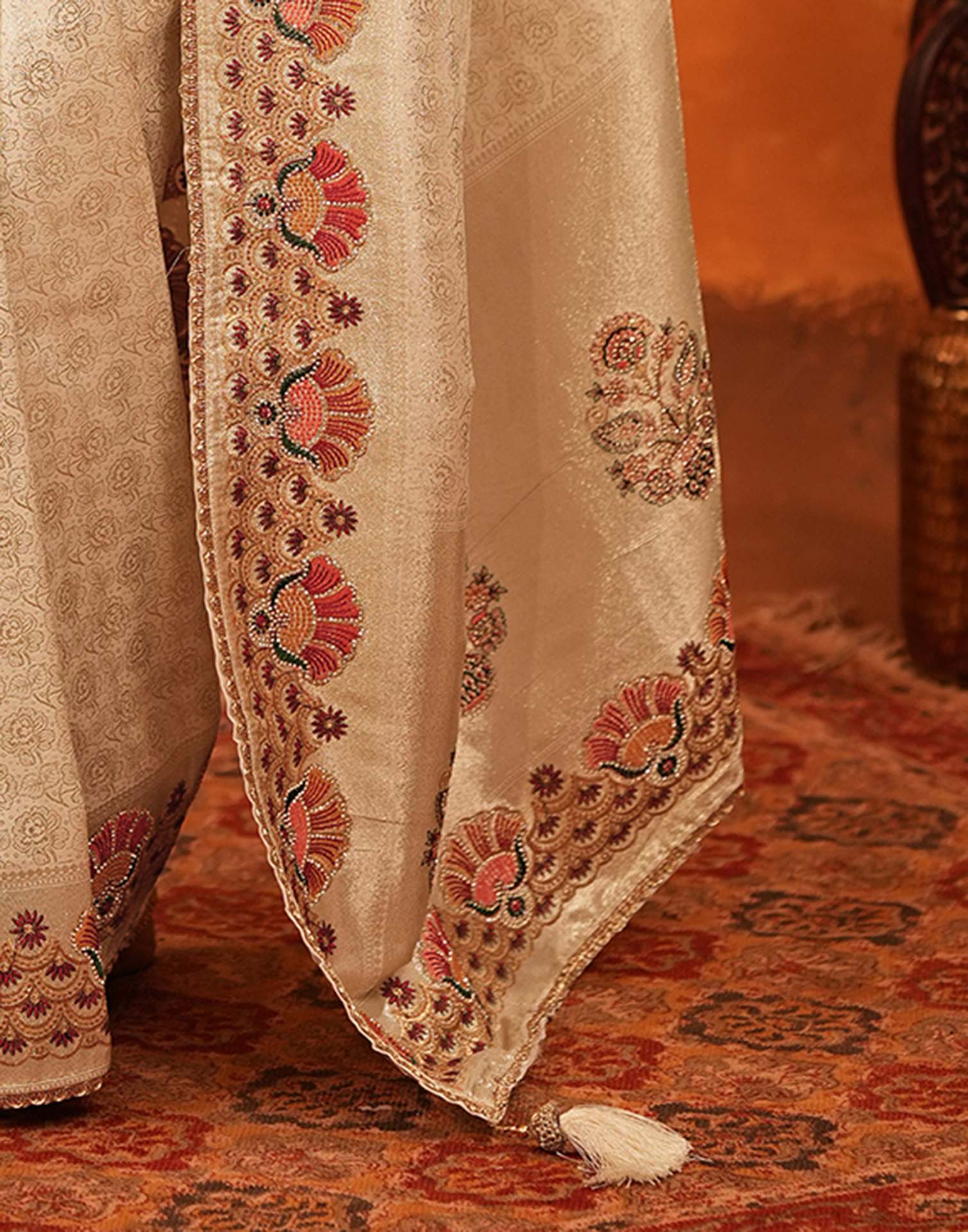 Off White Silk Woven Embroidery Stone Work Banarasi Saree - Image 10
