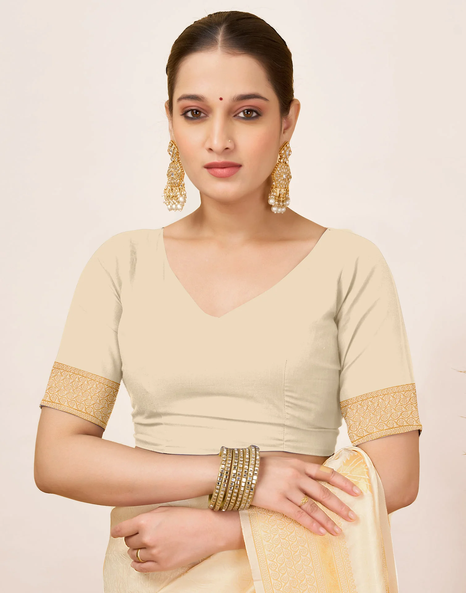 Off White Silk Woven Kanjivaram Saree - Image 7