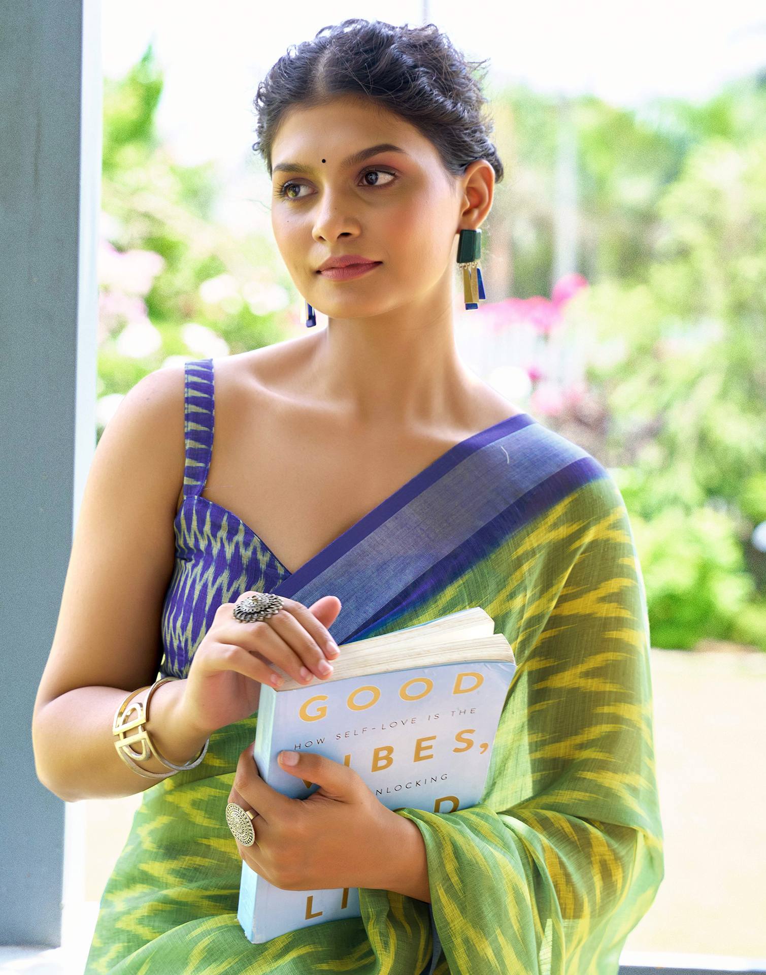 Olive Green Linen Ikkat Printed Saree - Image 2