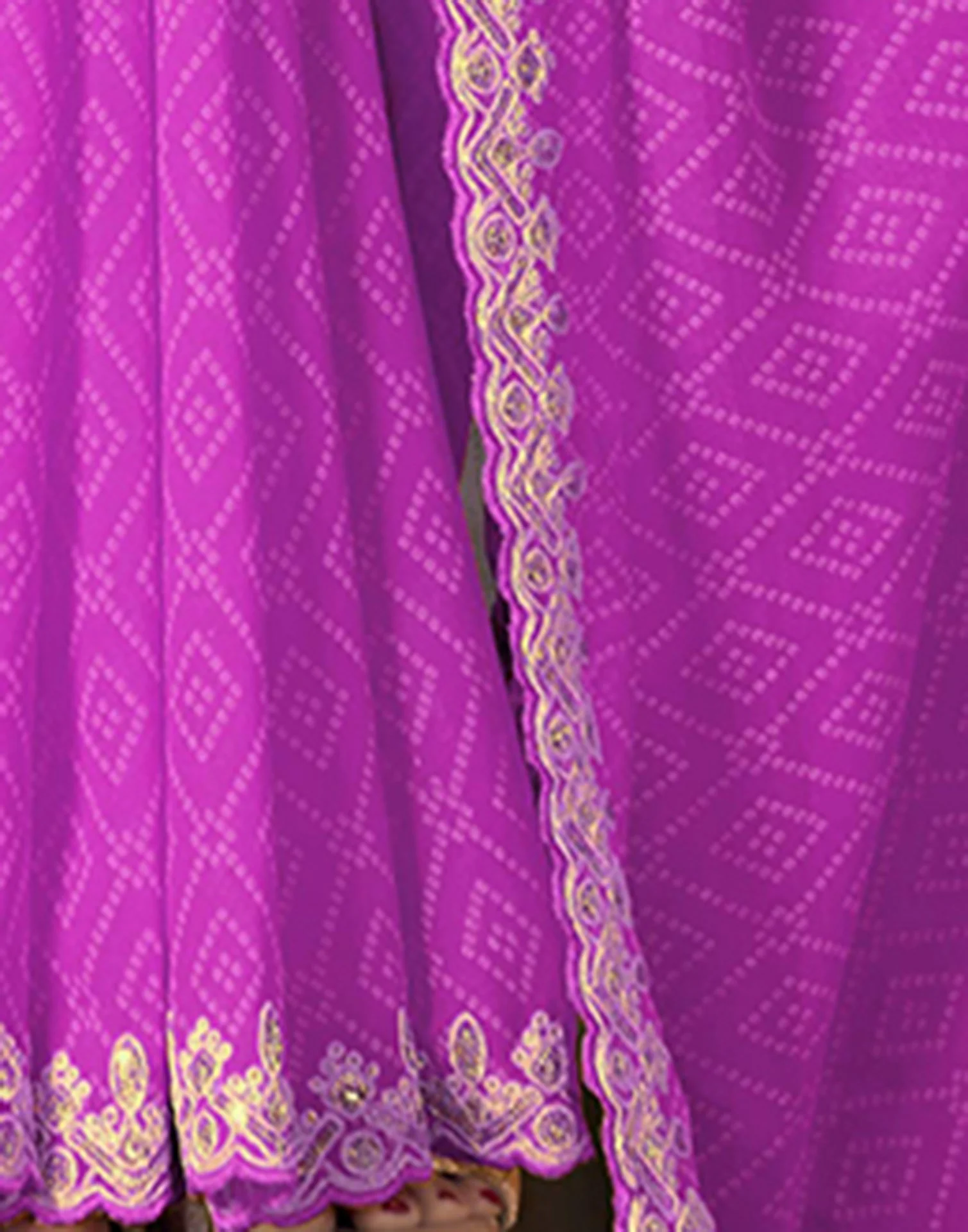 Orchid Pink Georgette Bandhani Saree - Image 6