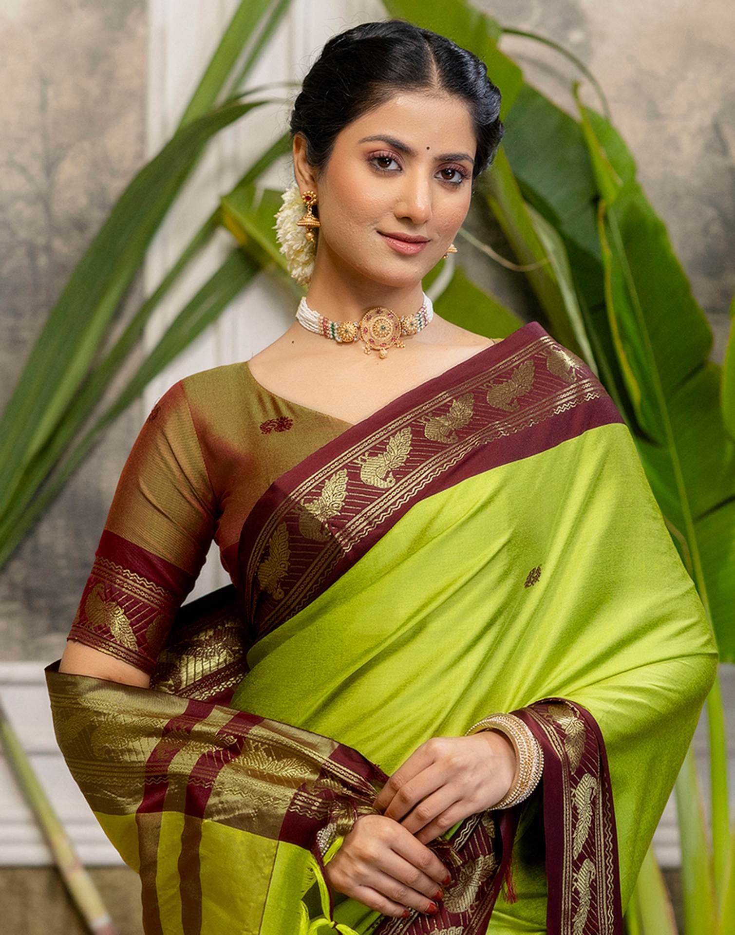 Parrot Green Silk Woven Kanjivaram Saree - Image 4