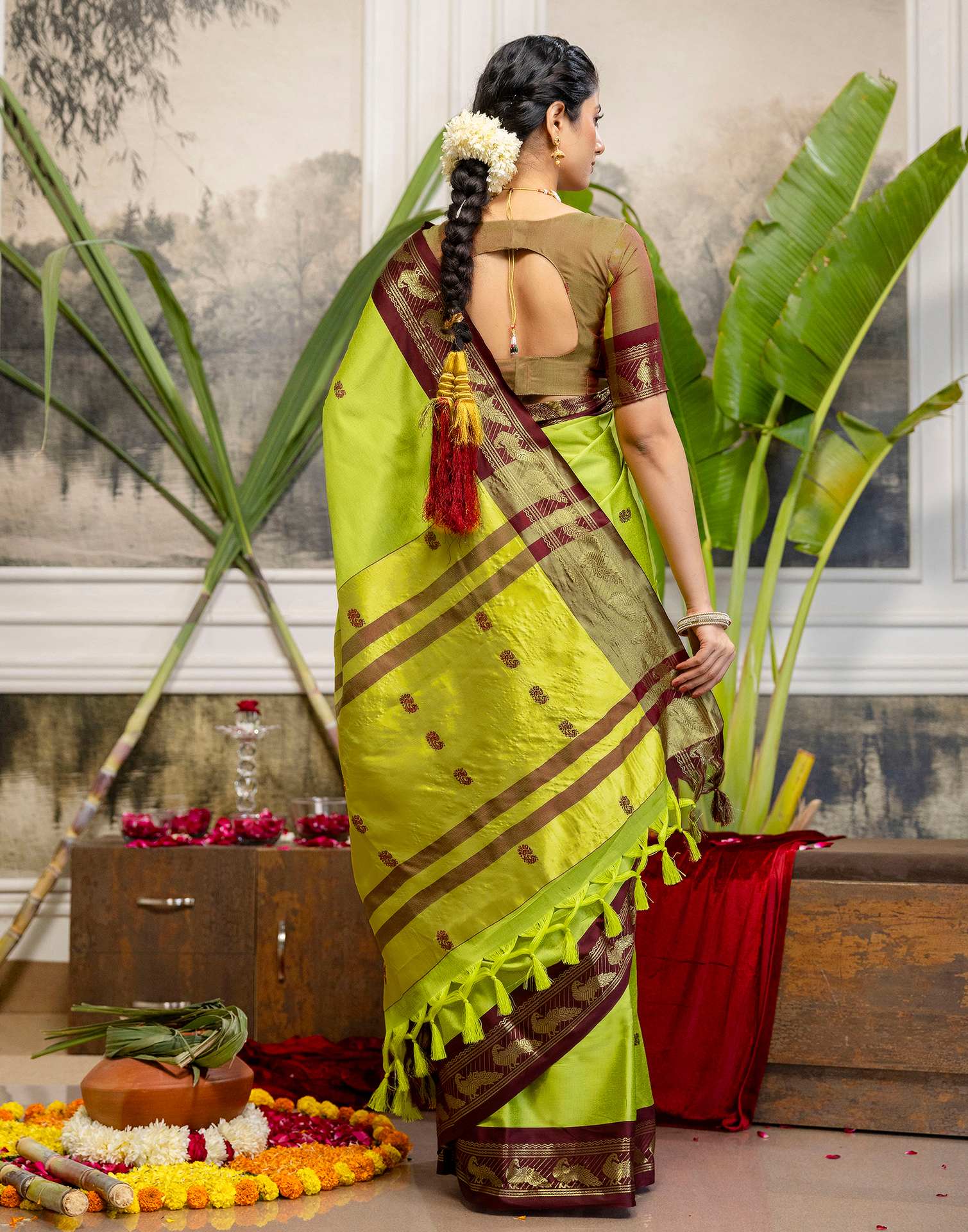 Parrot Green Silk Woven Kanjivaram Saree - Image 7