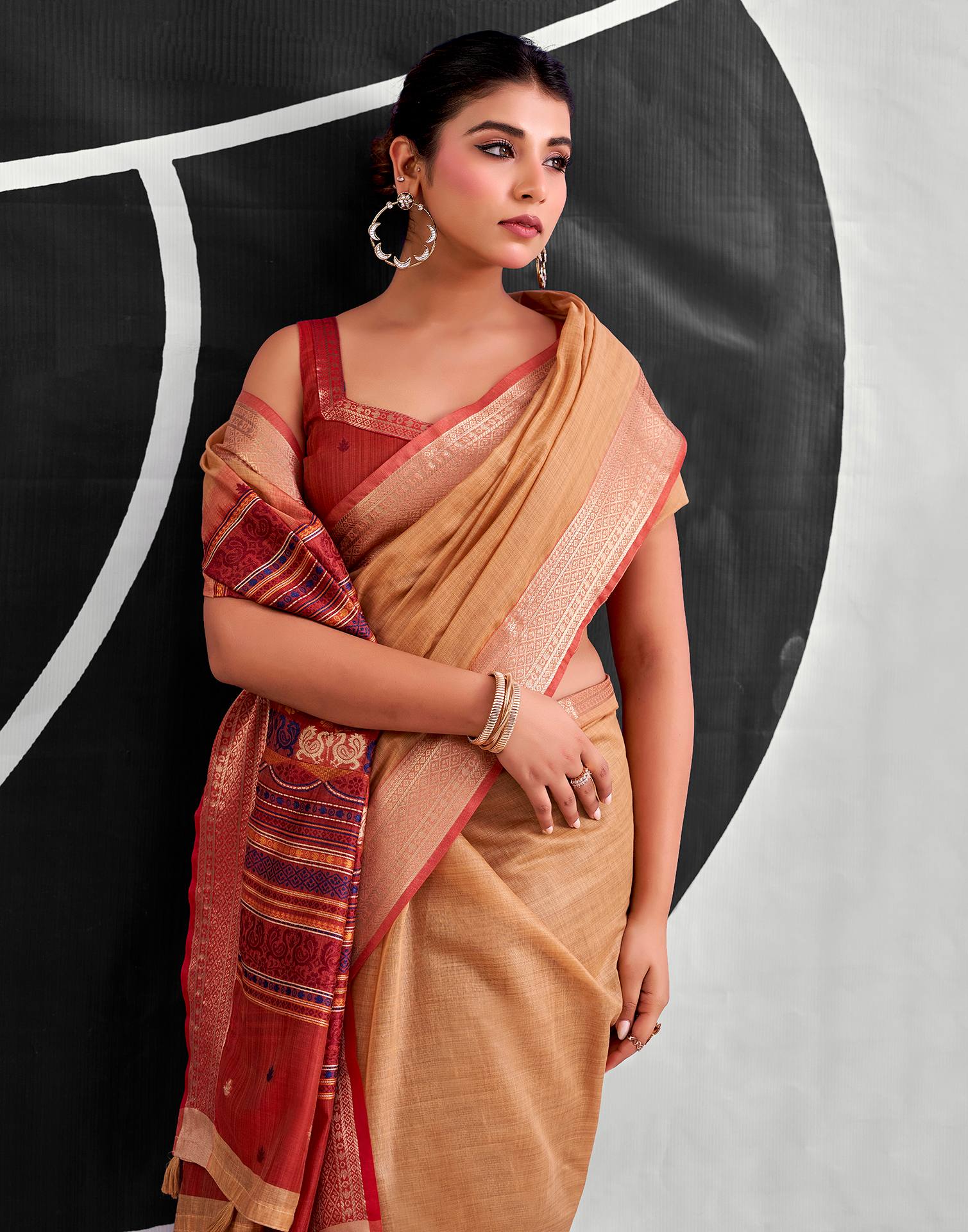 Peach Cotton Silk Woven Saree - Image 4