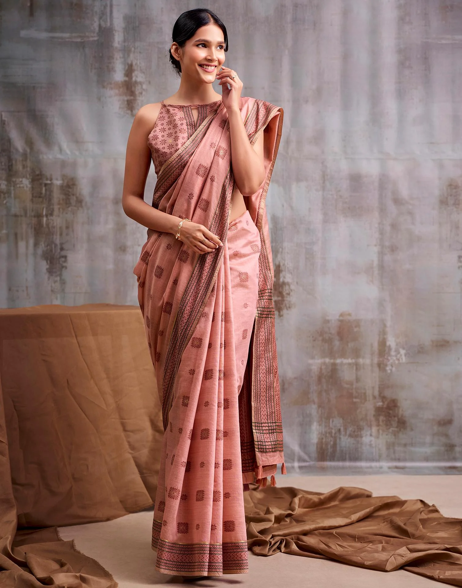 Peach Cotton Woven Saree - Image 5