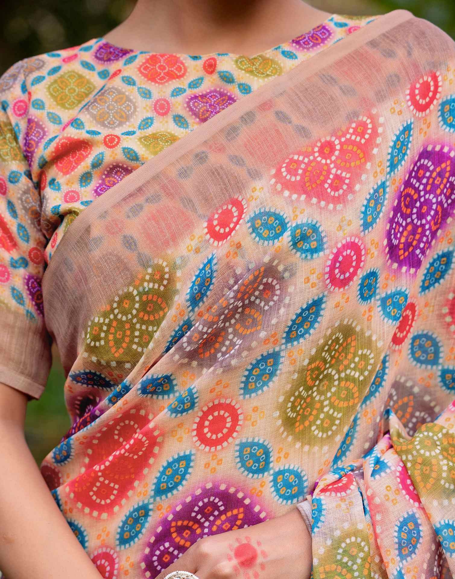 Vat Savitri Special Peach Linen Bandhani Printed Saree - Image 10