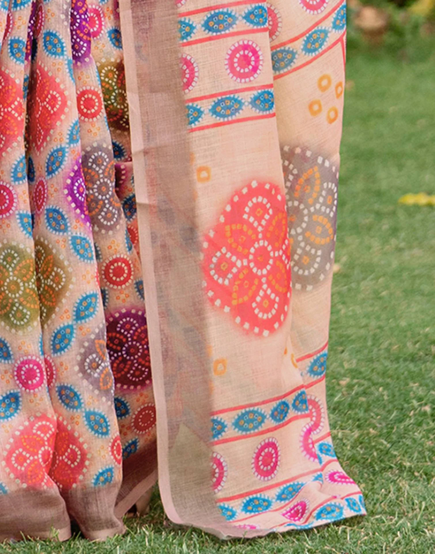 Vat Savitri Special Peach Linen Bandhani Printed Saree - Image 11