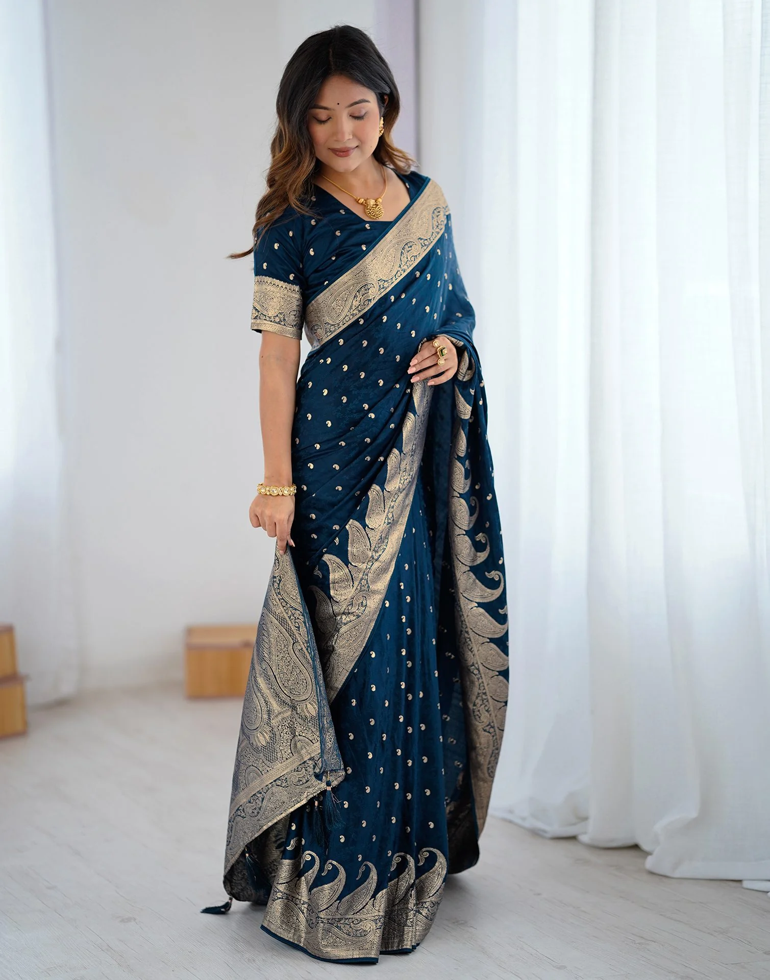 Peacock Blue Silk Woven Banarasi Saree - Image 7