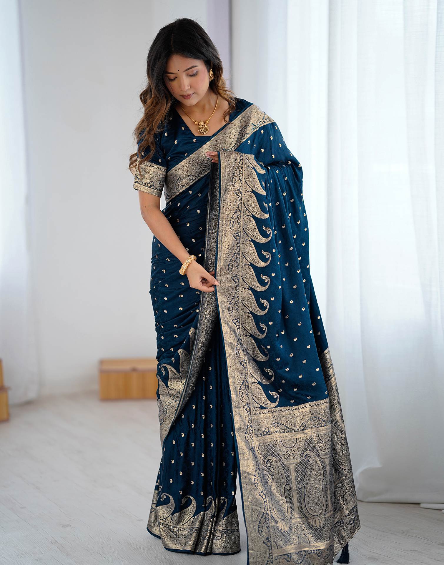 Peacock Blue Silk Woven Banarasi Saree - Image 9