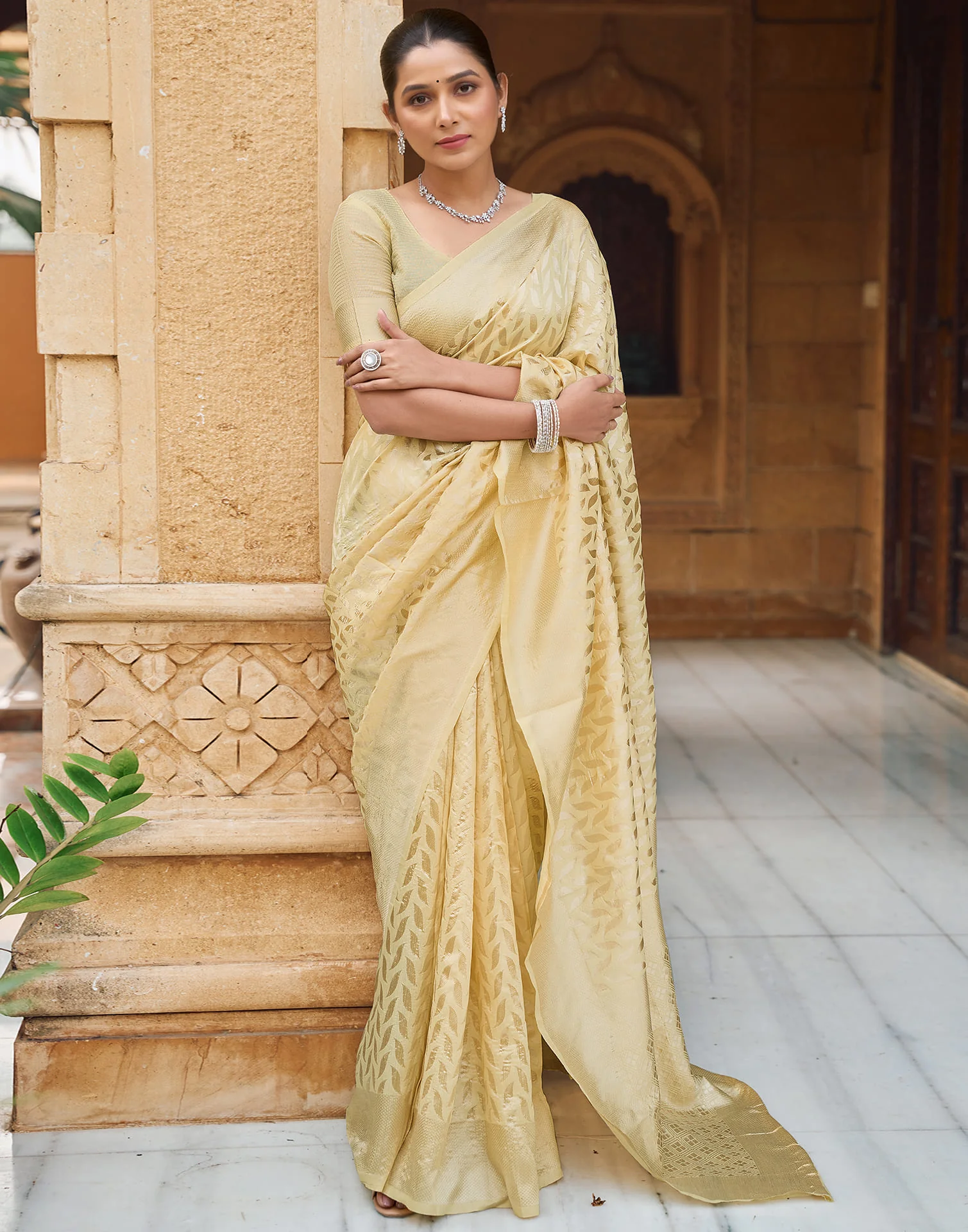 Cream Silk Woven Banarasi Saree - Image 4