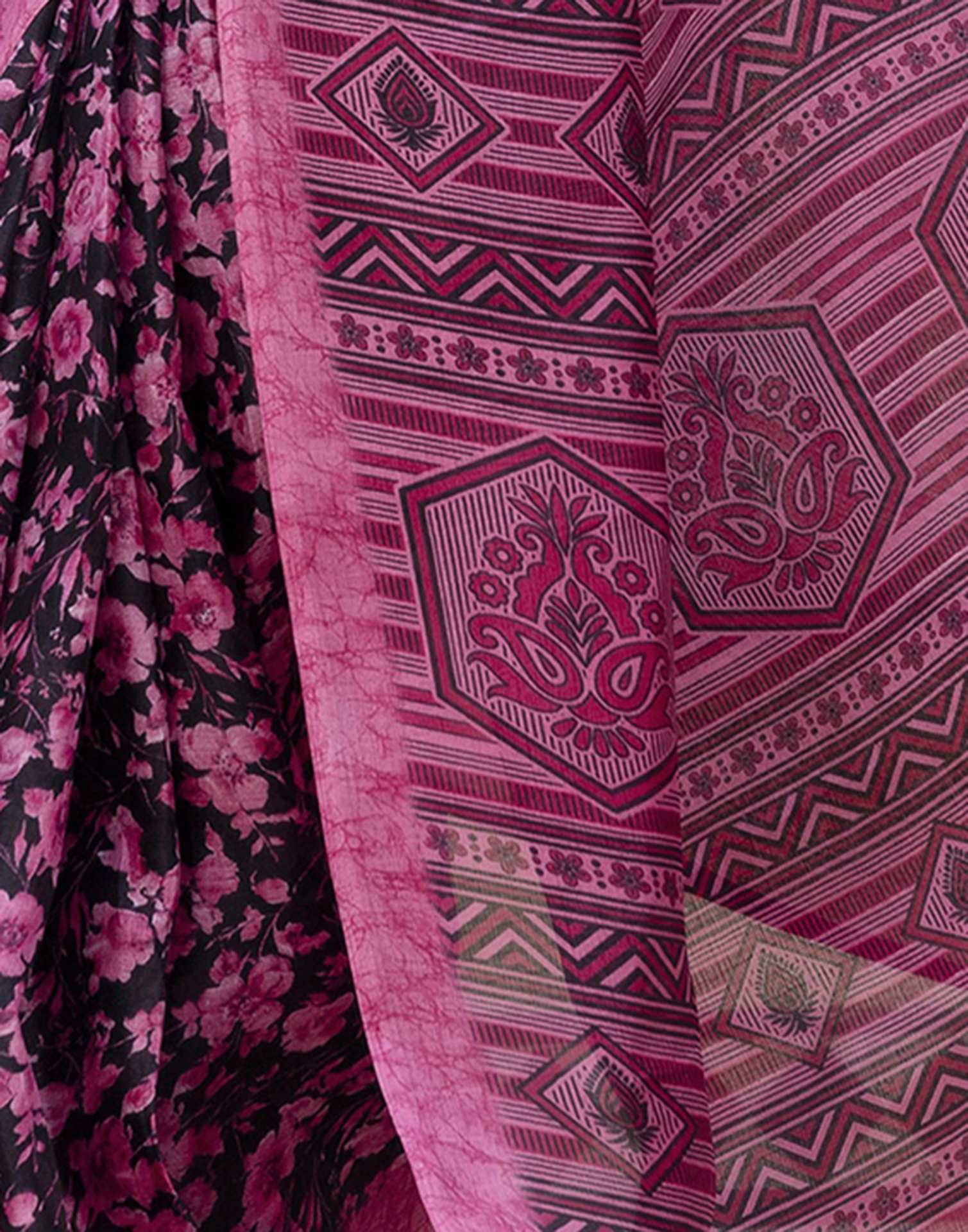 Pink Cotton Blend Floral Printed Saree - Image 11