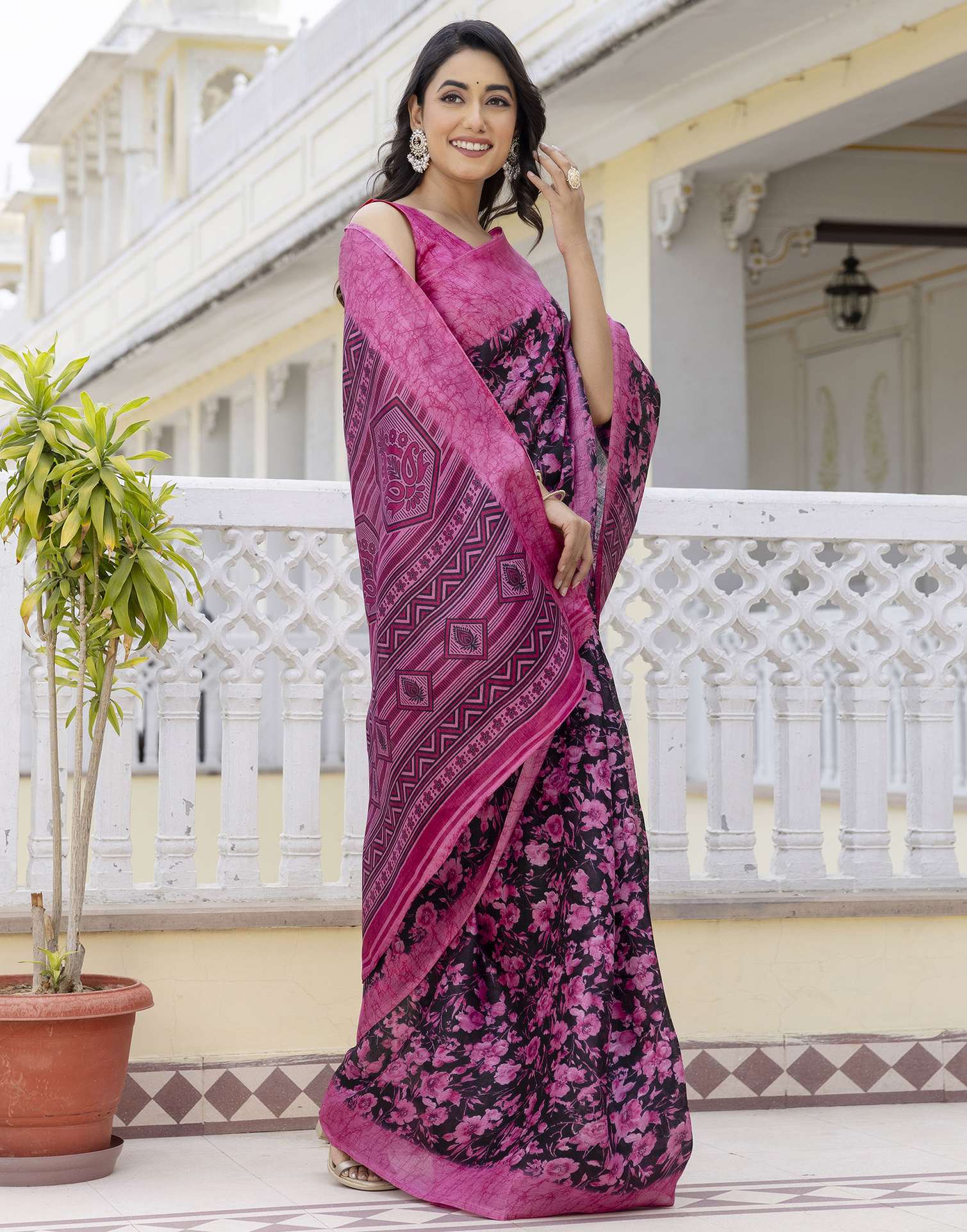 Pink Cotton Blend Floral Printed Saree - Image 8
