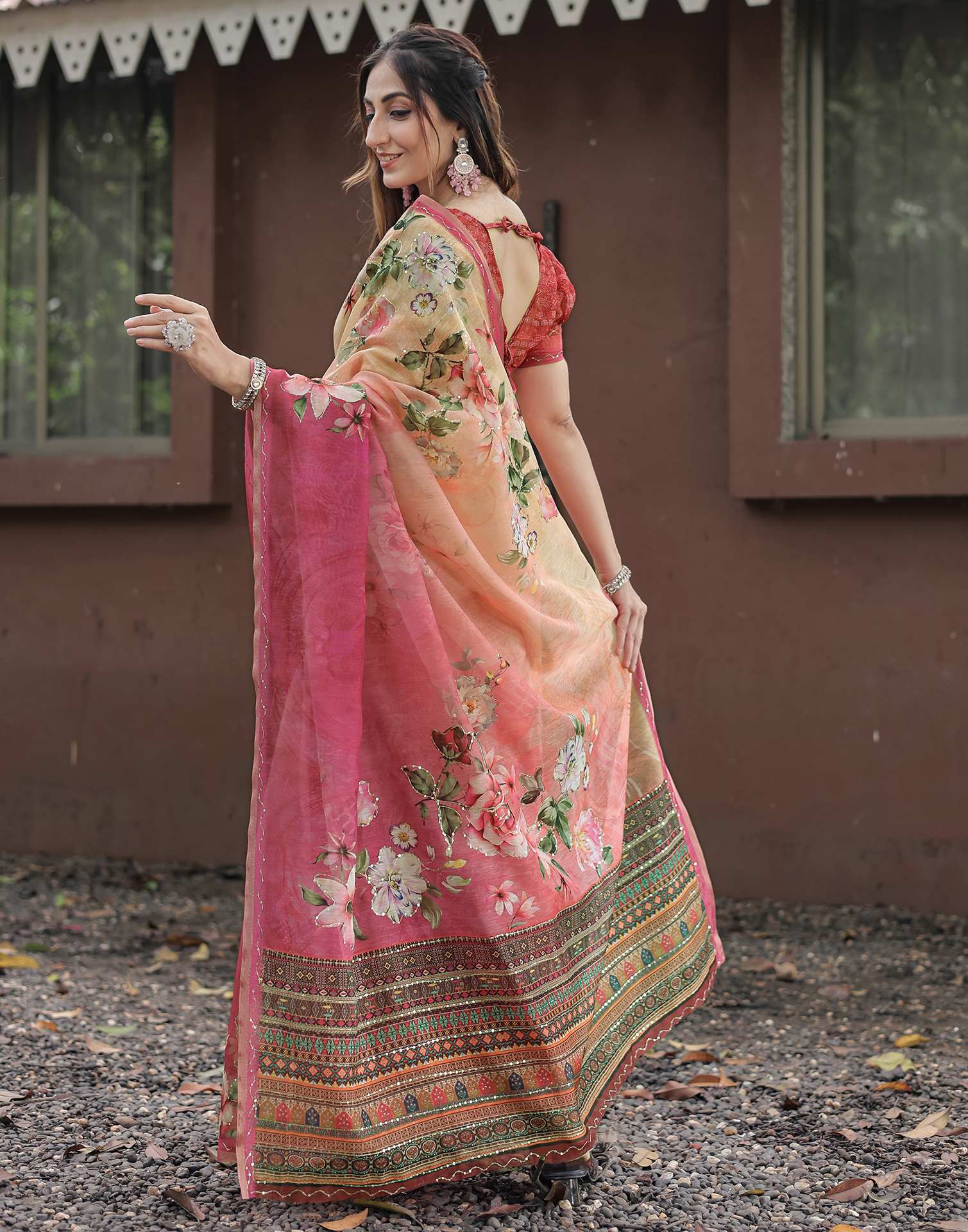 Pink Cotton Floral Printed Saree - Image 6