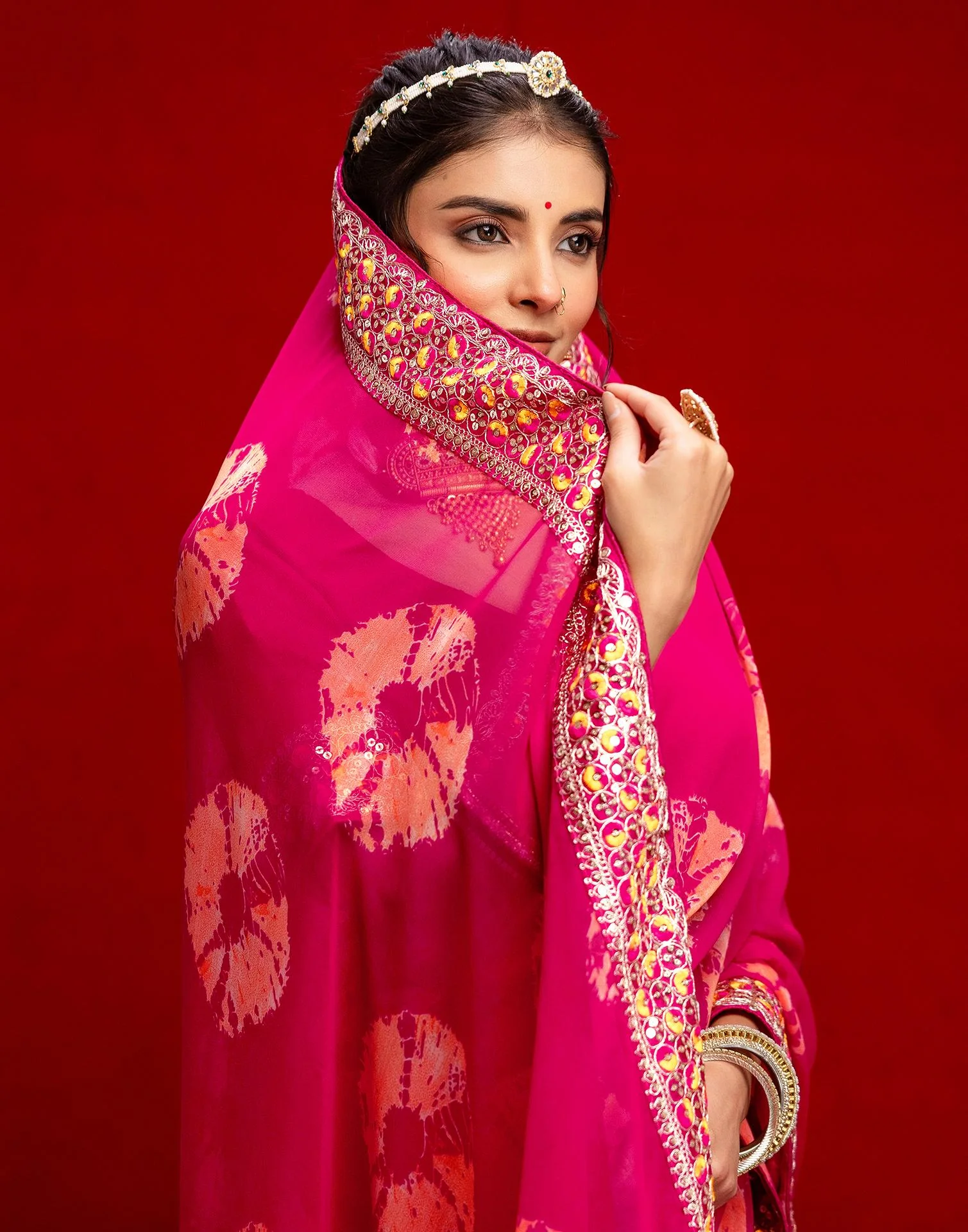 Pink Georgette Bandhani Printed Lace Saree - Image 4