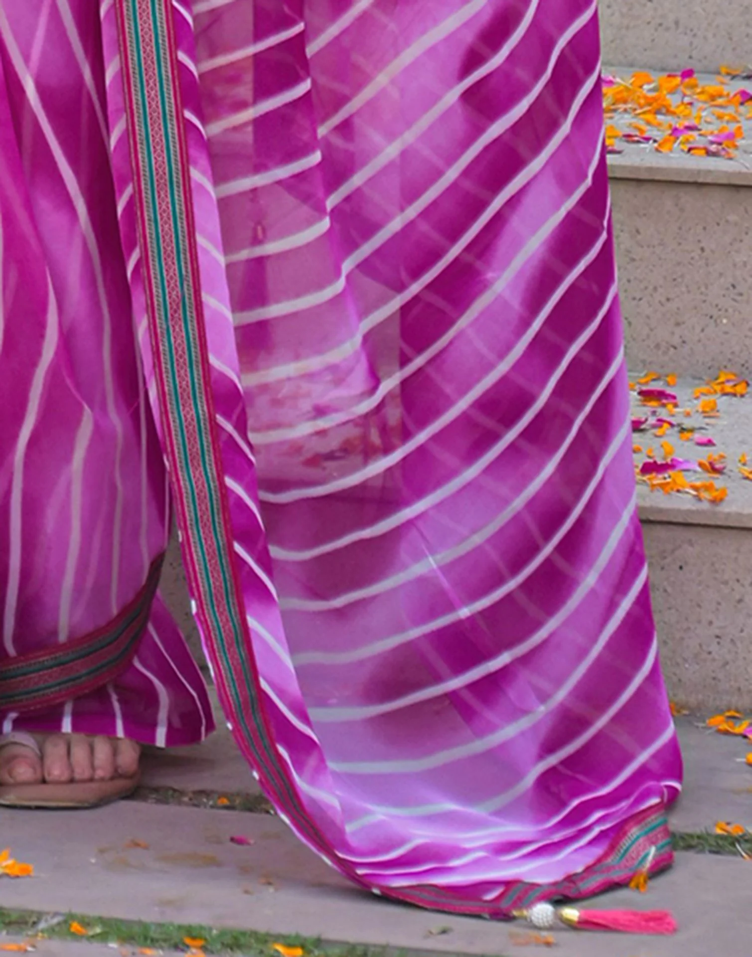 Pink Georgette Laheriya Printed Saree - Image 10